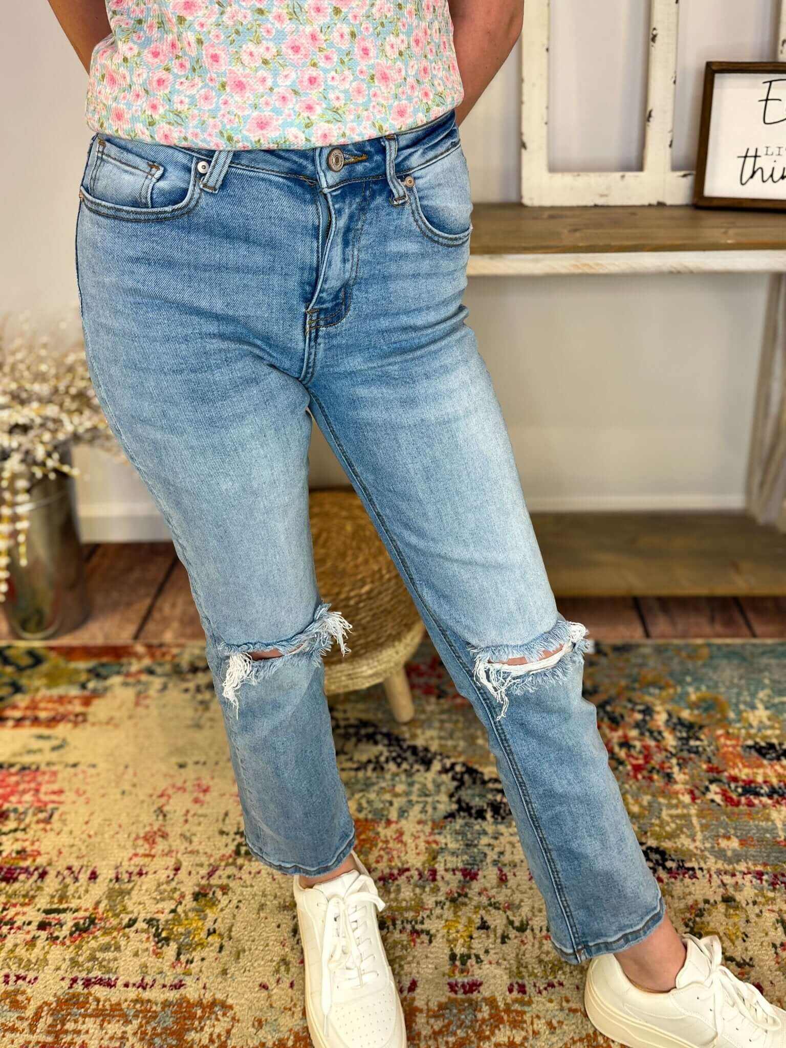 Distressed Straight Crop Jean