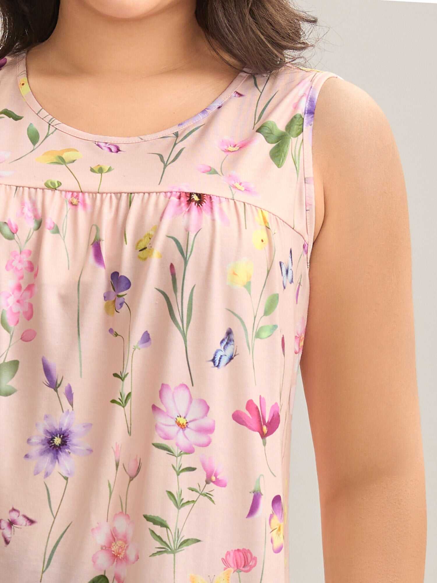 Floral Print Flowy Pleated Tank Top