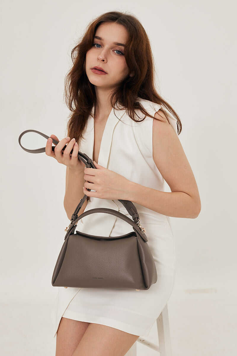 Milan 28 Top-handle Bag in Pebble
