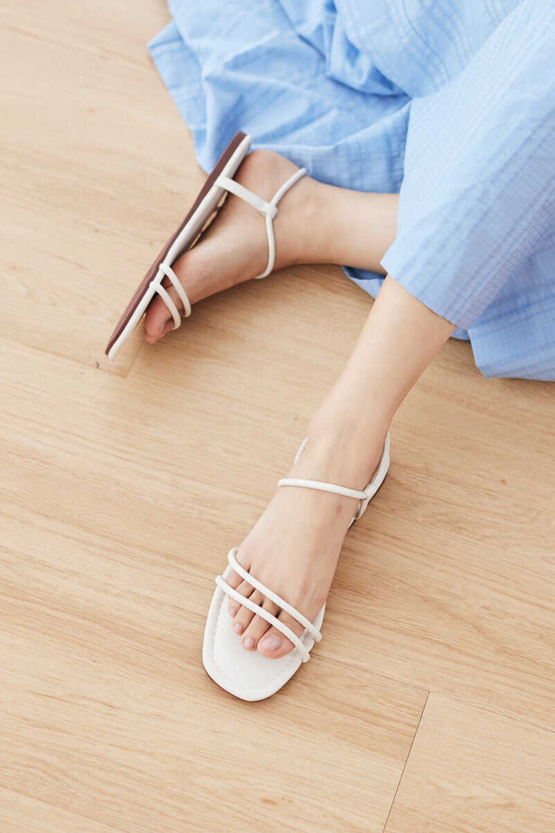 Jamie Sandals in Milk