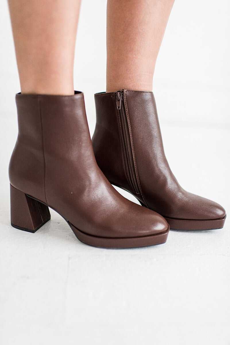 Dodger Boots in Brown - Size 10 Left