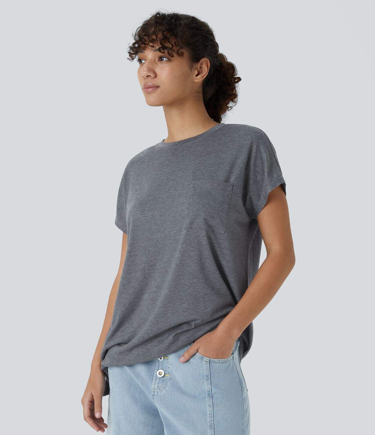 Round Neck Chest Pocket Split Hem Relax Casual T-Shirt