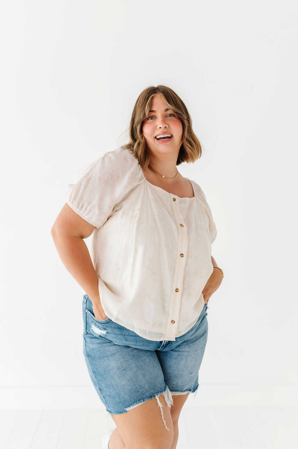 Nora Button Up - Size 3XL Left