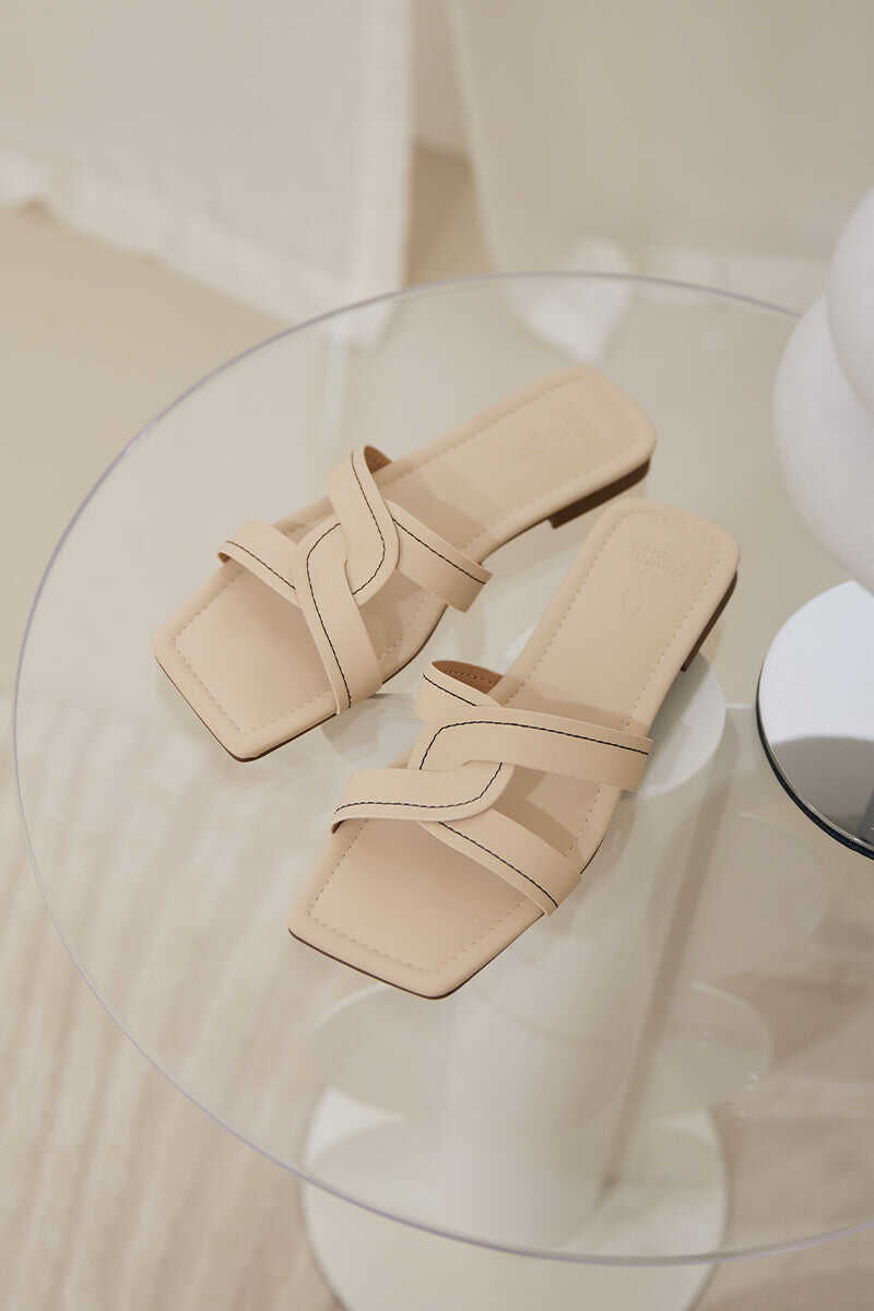 Cream Contrast Stitching Slippers