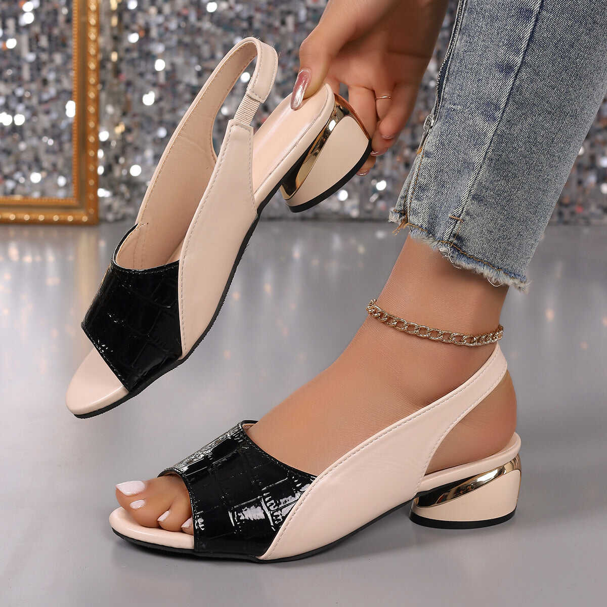 Mid-root Ankle-strap Buckle Sandals