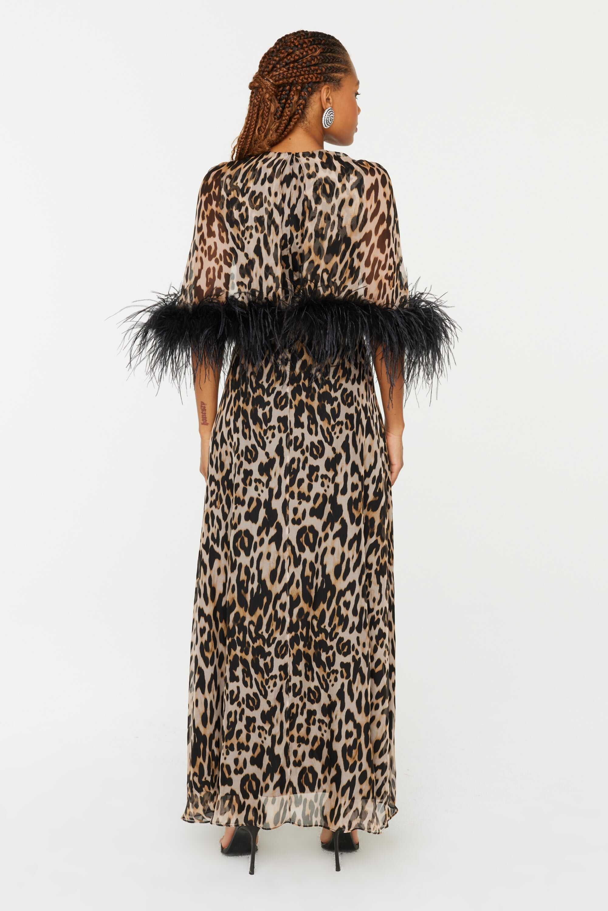 Cecilia Caped Dress w. Feathers