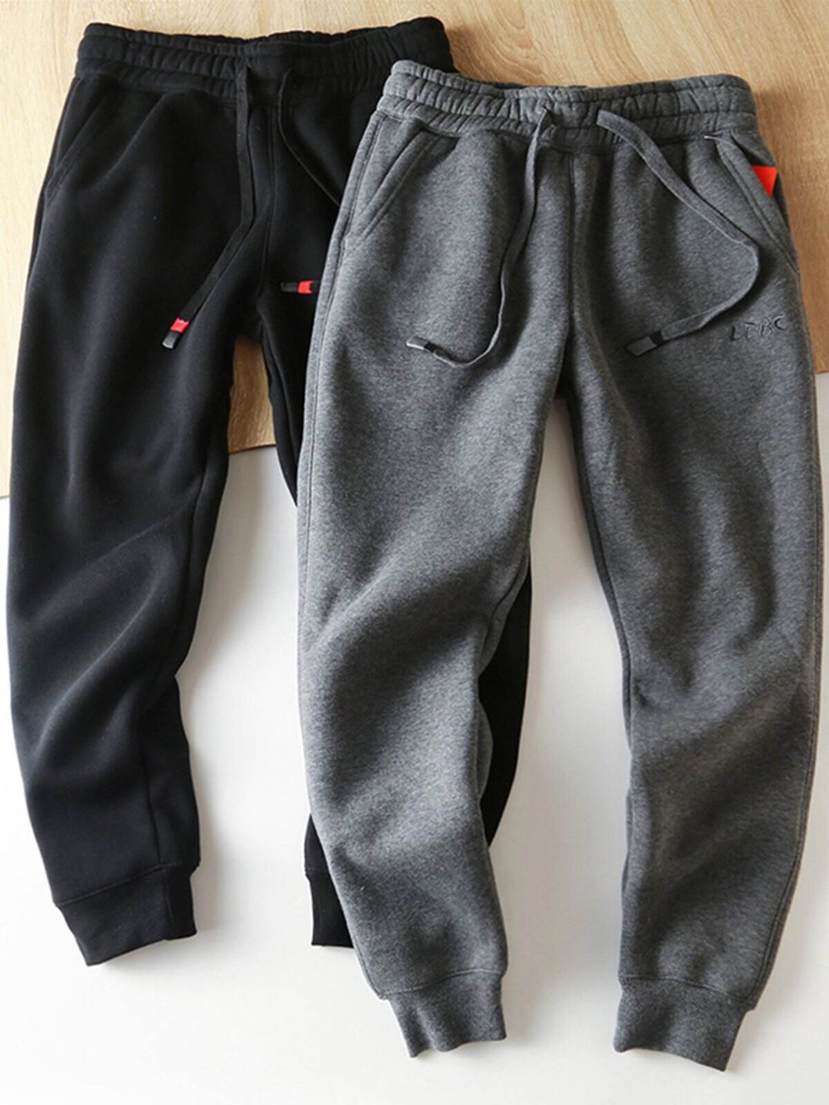 M's Relaxed Fit Tapered Fleece Sweatpants