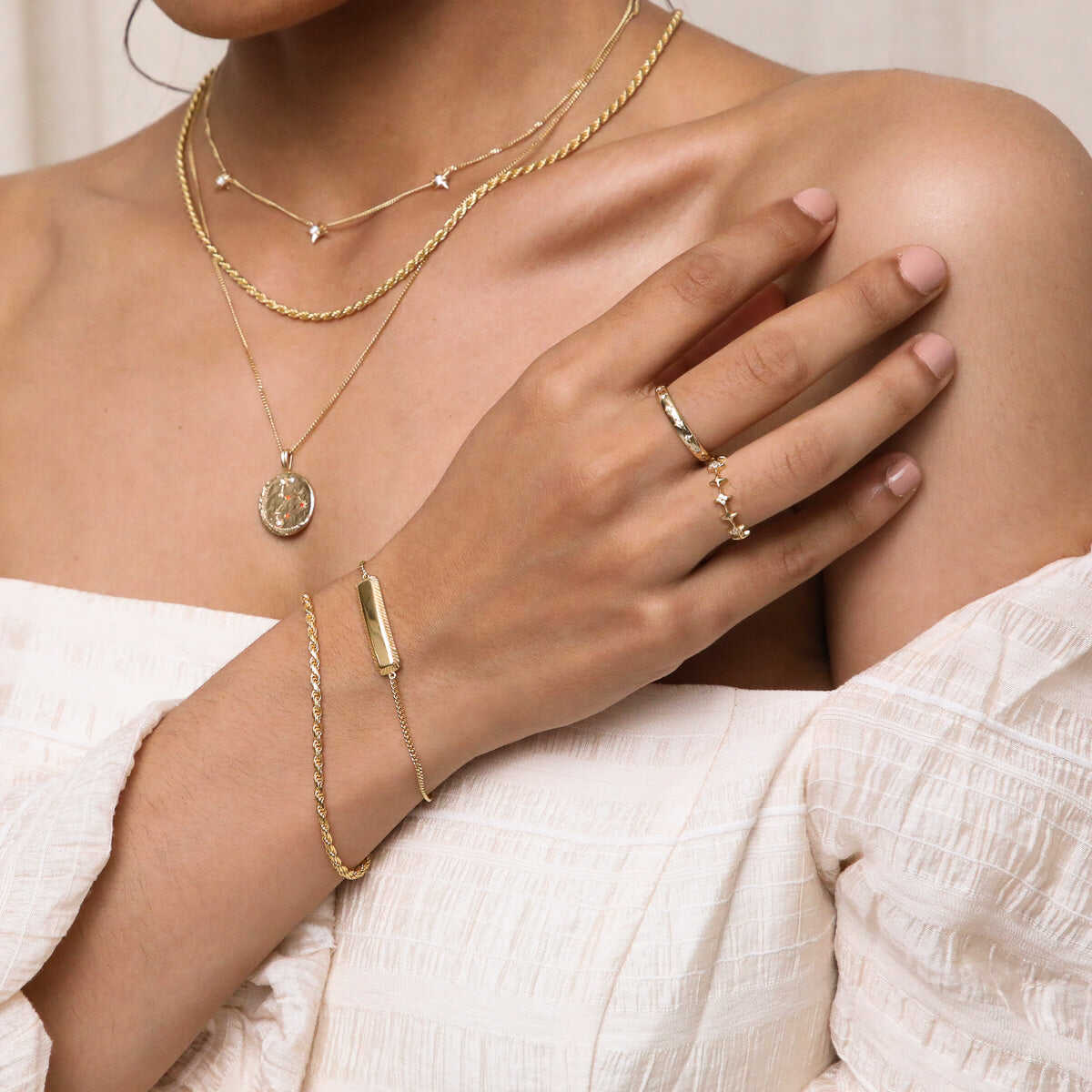 Cosmic Star Band Ring in Gold