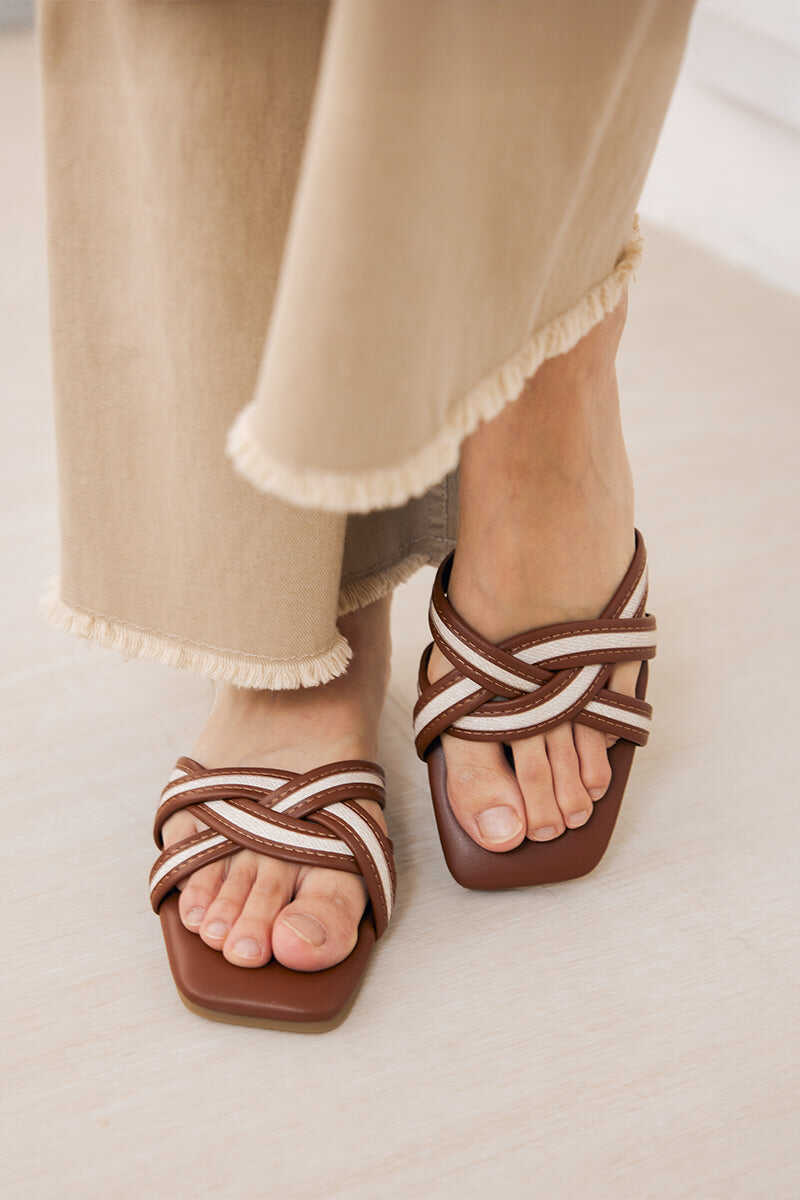Interlocking Cloud Sliders in Brown