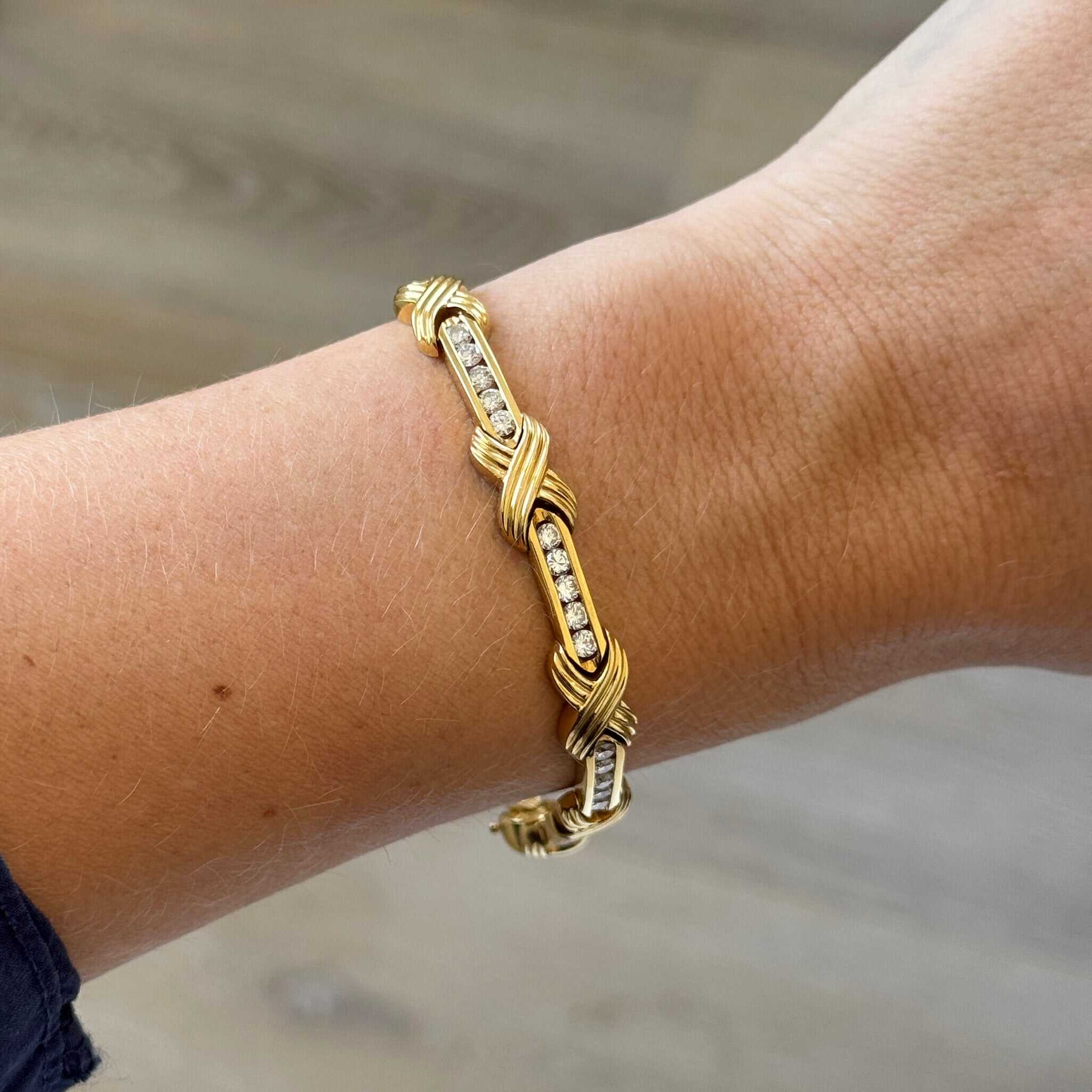 Vintage 3.20ctw Diamond 18K Yellow Gold X Bracelet