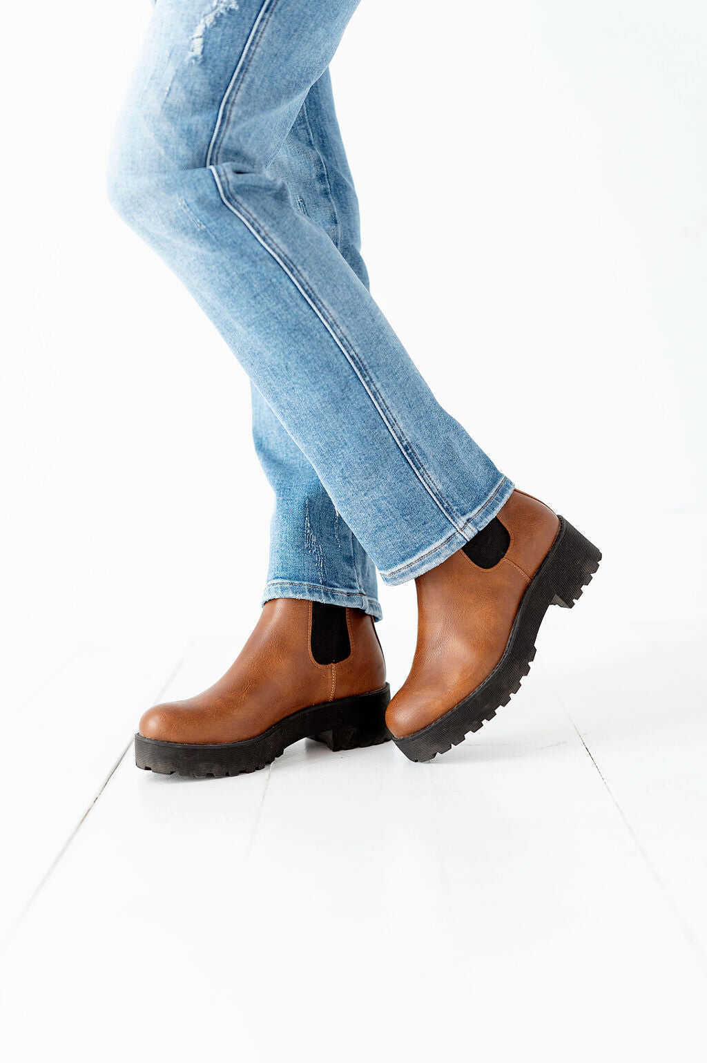 Maps Chunky Chelsea Boot in Cognac - Size 5 Left