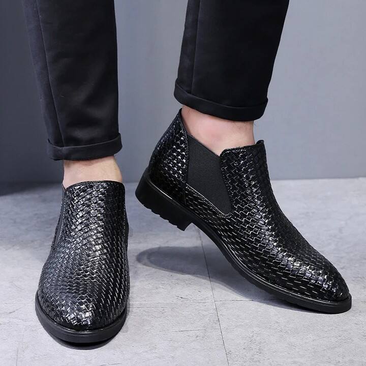 Men's Wide-Toe Comfortable Lightweight Breathable Crocodile Pattern Leather Shoes