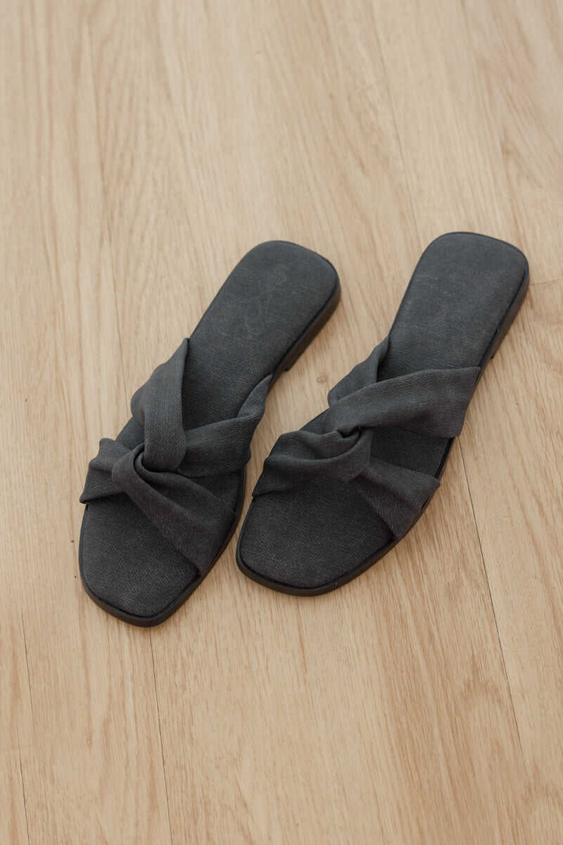 Cloud Sliders in Black Waterproof Linen