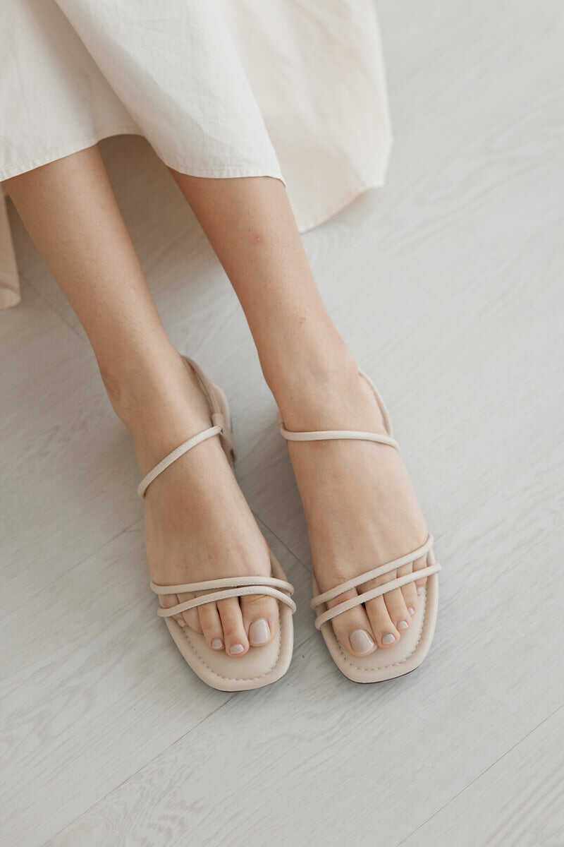 Jamie Cloud Sandals in Cream