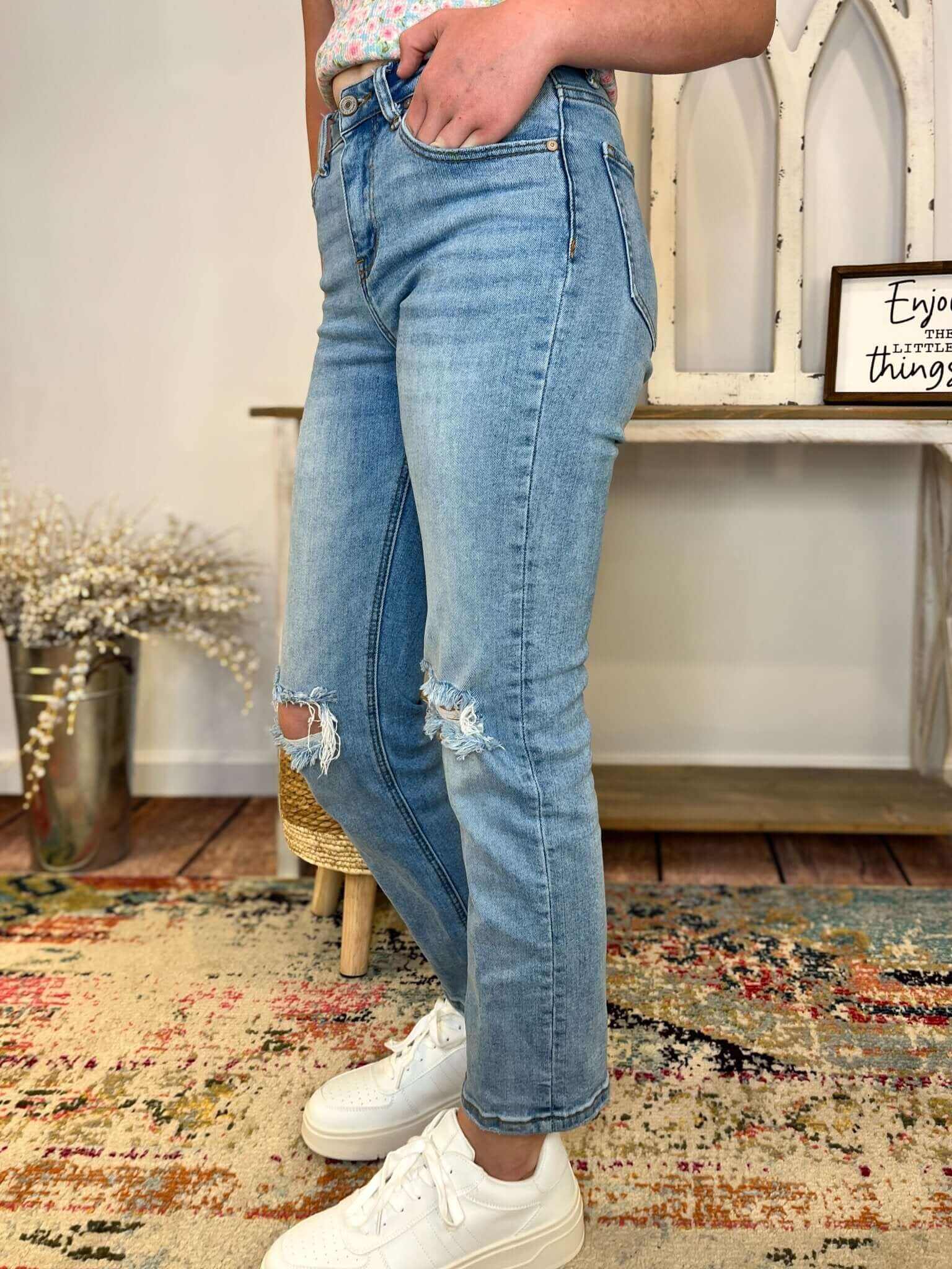 Distressed Straight Crop Jean