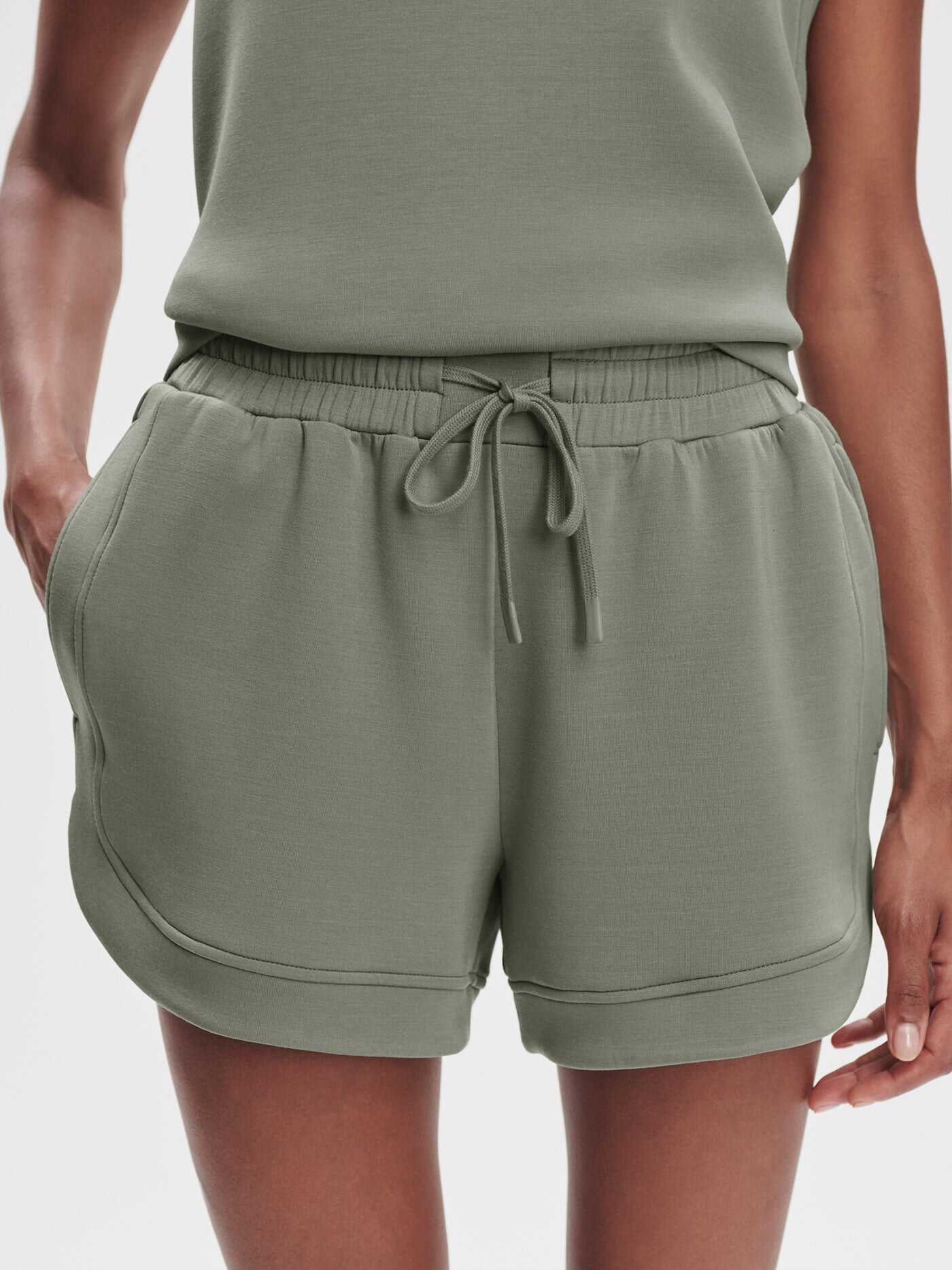 Varley Ollie High Rise Short 3.5