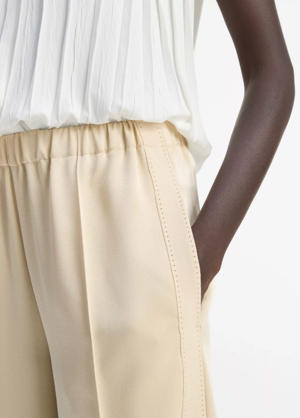 Vince Mid-Rise Side Strap Pull On Pant