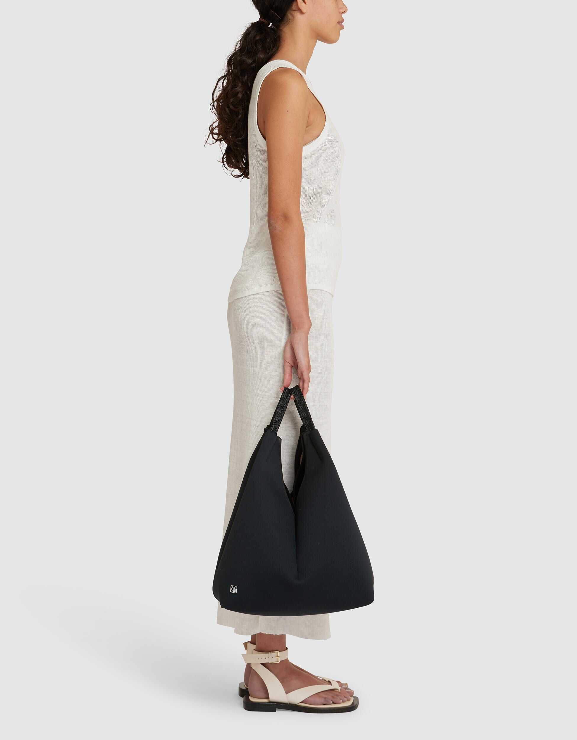 Solstice tote in black
