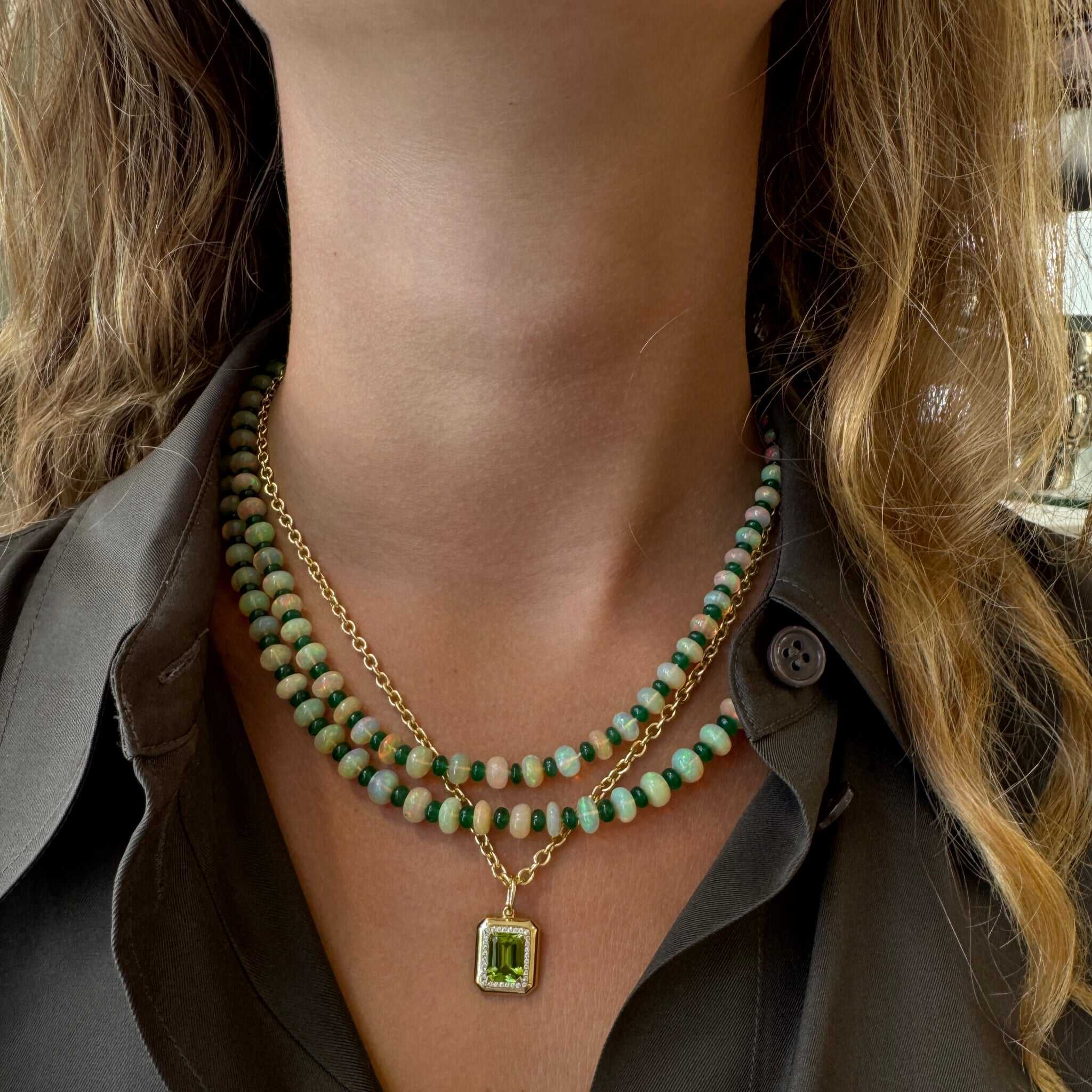 Goshwara Emerald-Cut Peridot & Diamond 18K Gold Pendant Necklace