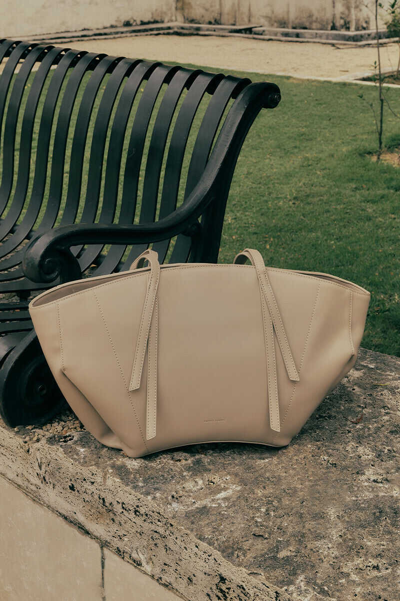 London Tote Bag in Taupe