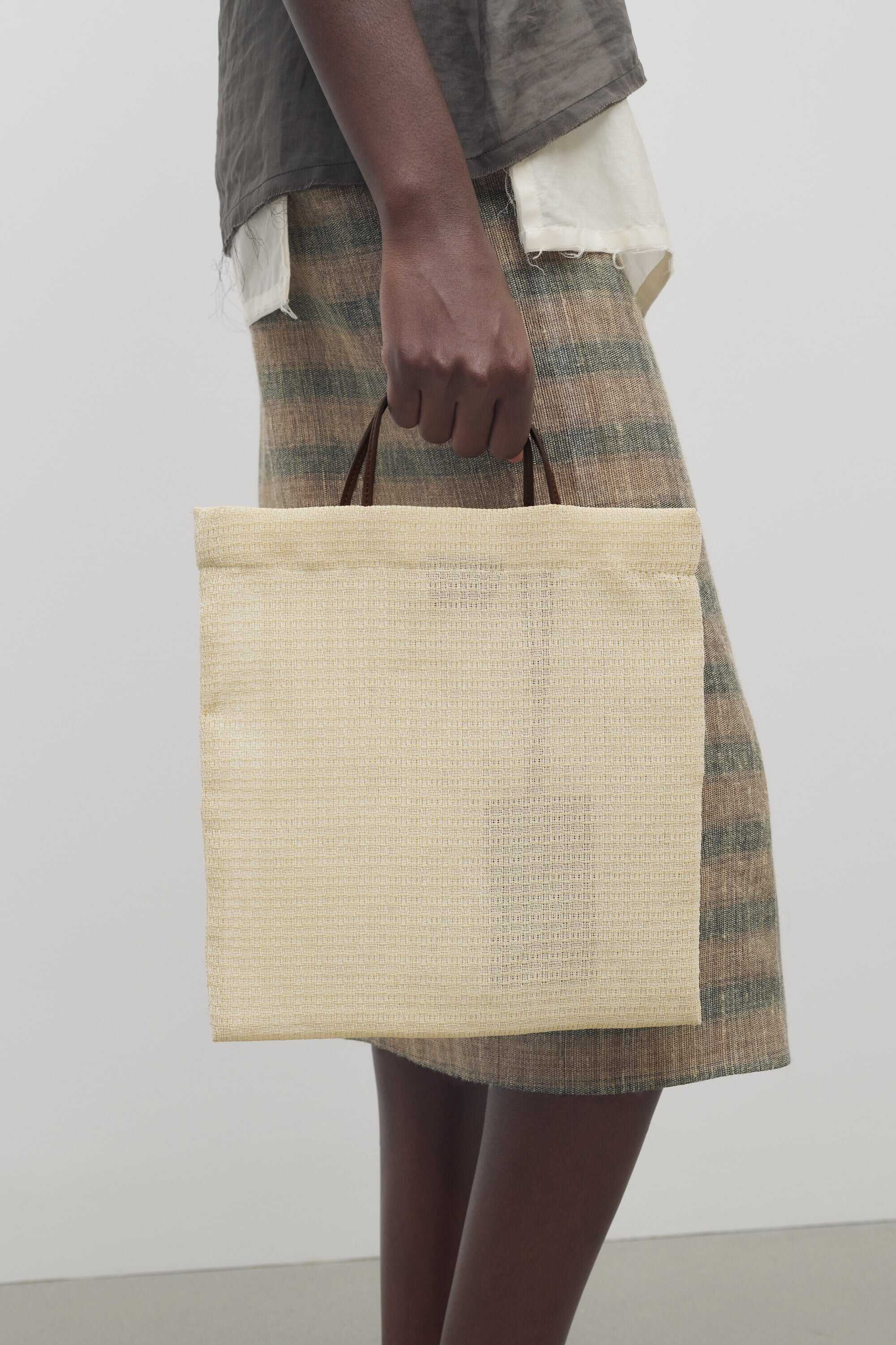 Barn Mini Tote Bag in Mesh