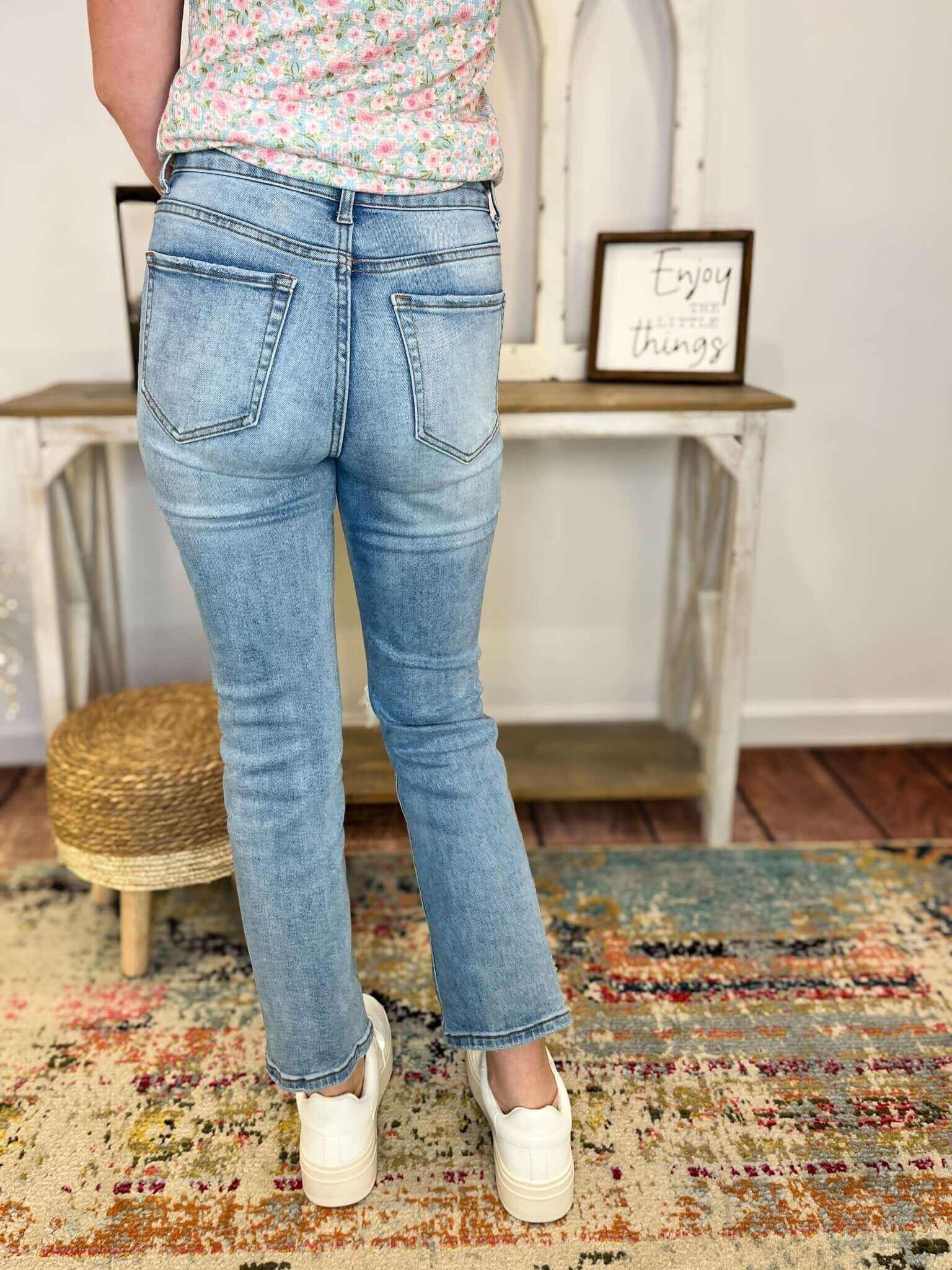 Distressed Straight Crop Jean