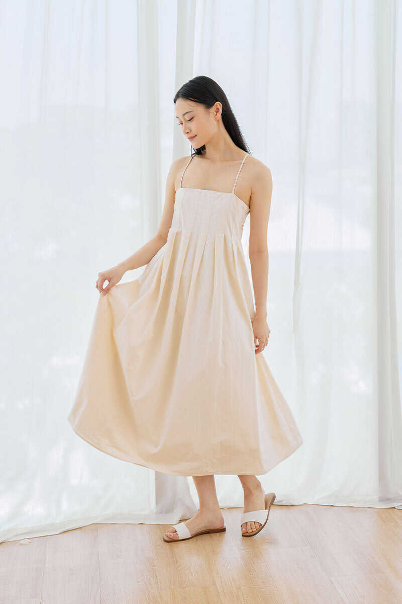 Chantal Irregular Strap Cloud Sliders in Caffe Latte