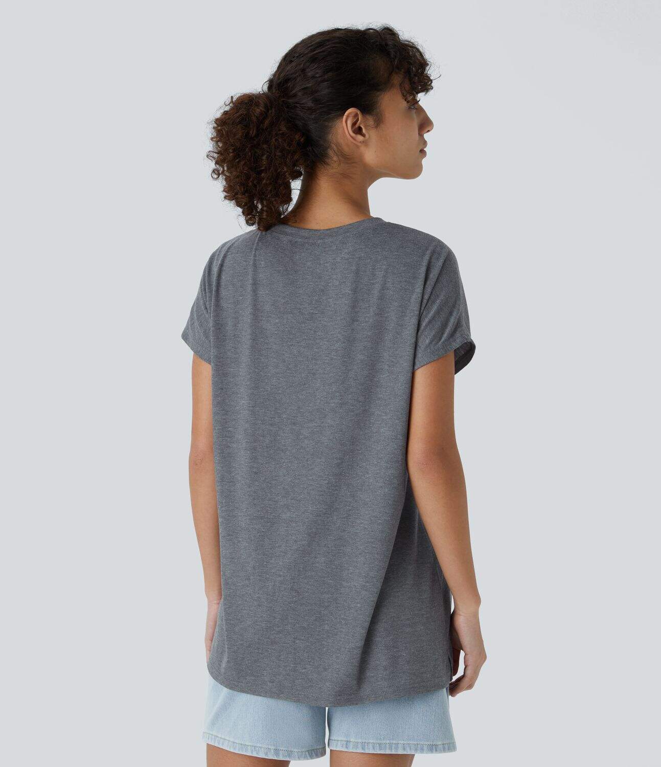 Round Neck Chest Pocket Split Hem Relax Casual T-Shirt