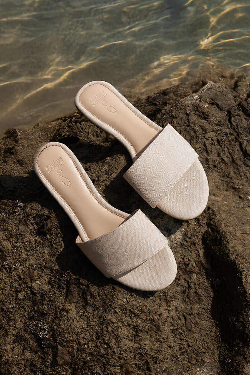 Olivian Strap-over Sliders in Waterproof Linen