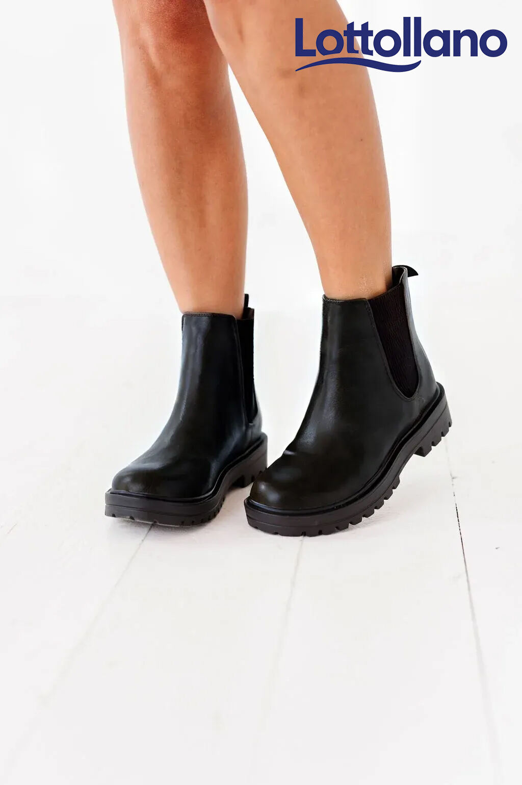 Paden Chelsea Boots in Black