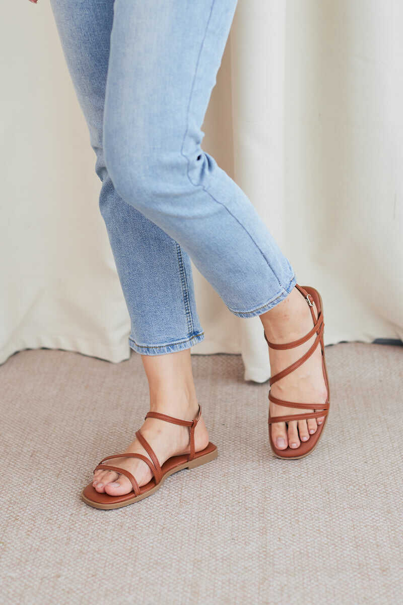 Romeo Strappy Sandals in Pecan
