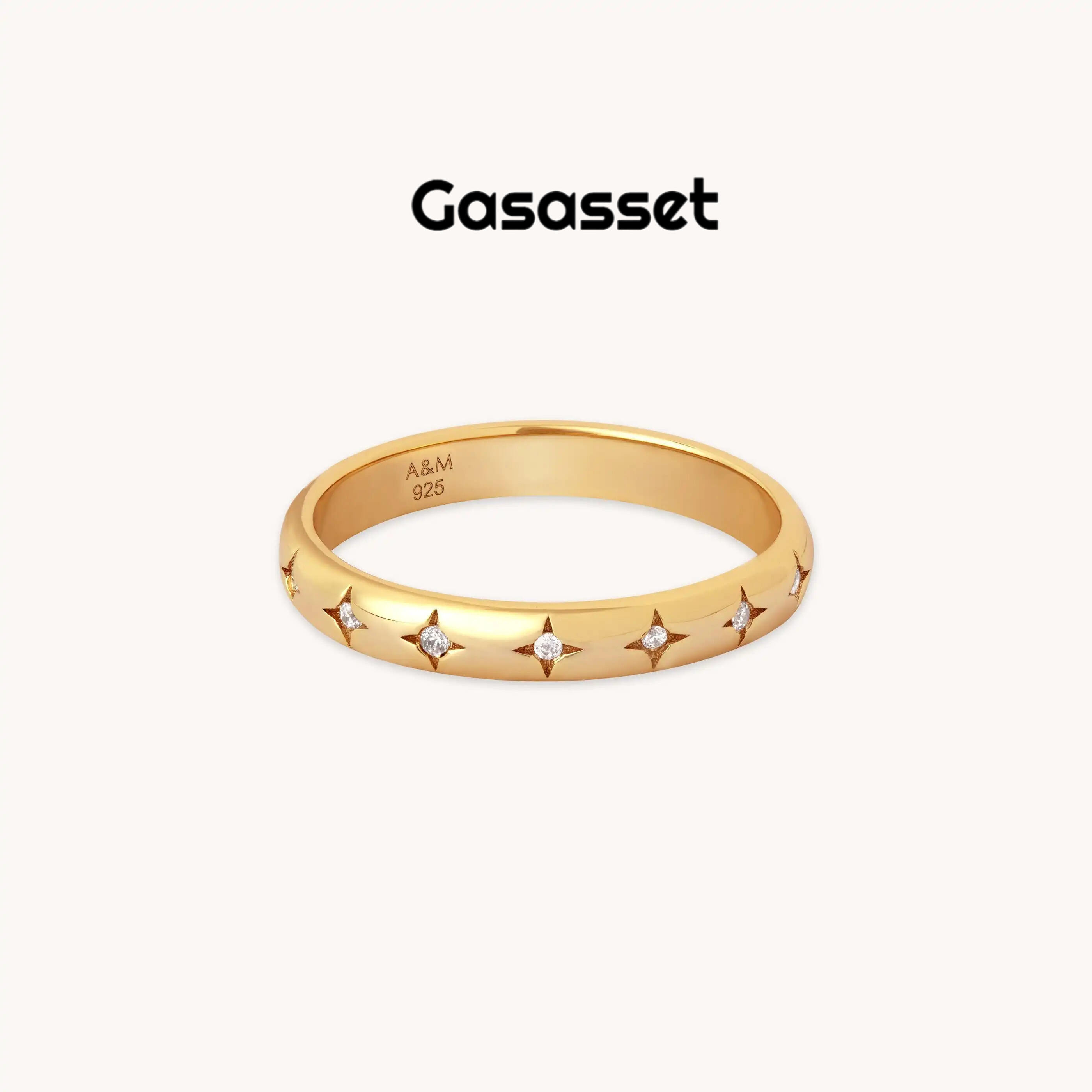 Cosmic Star Band Ring in Gold