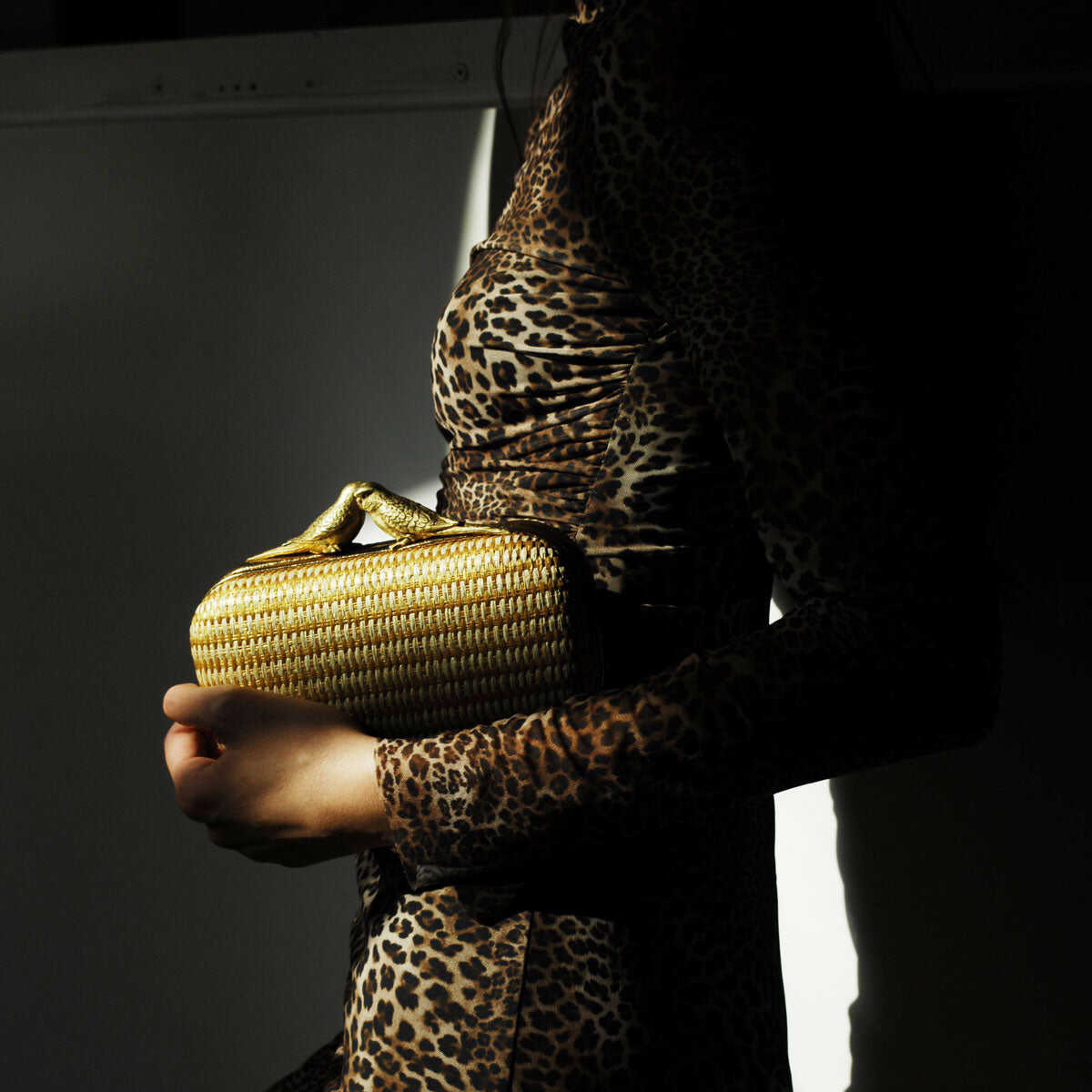 BIRDS GOLD STRAW BOX CLUTCH