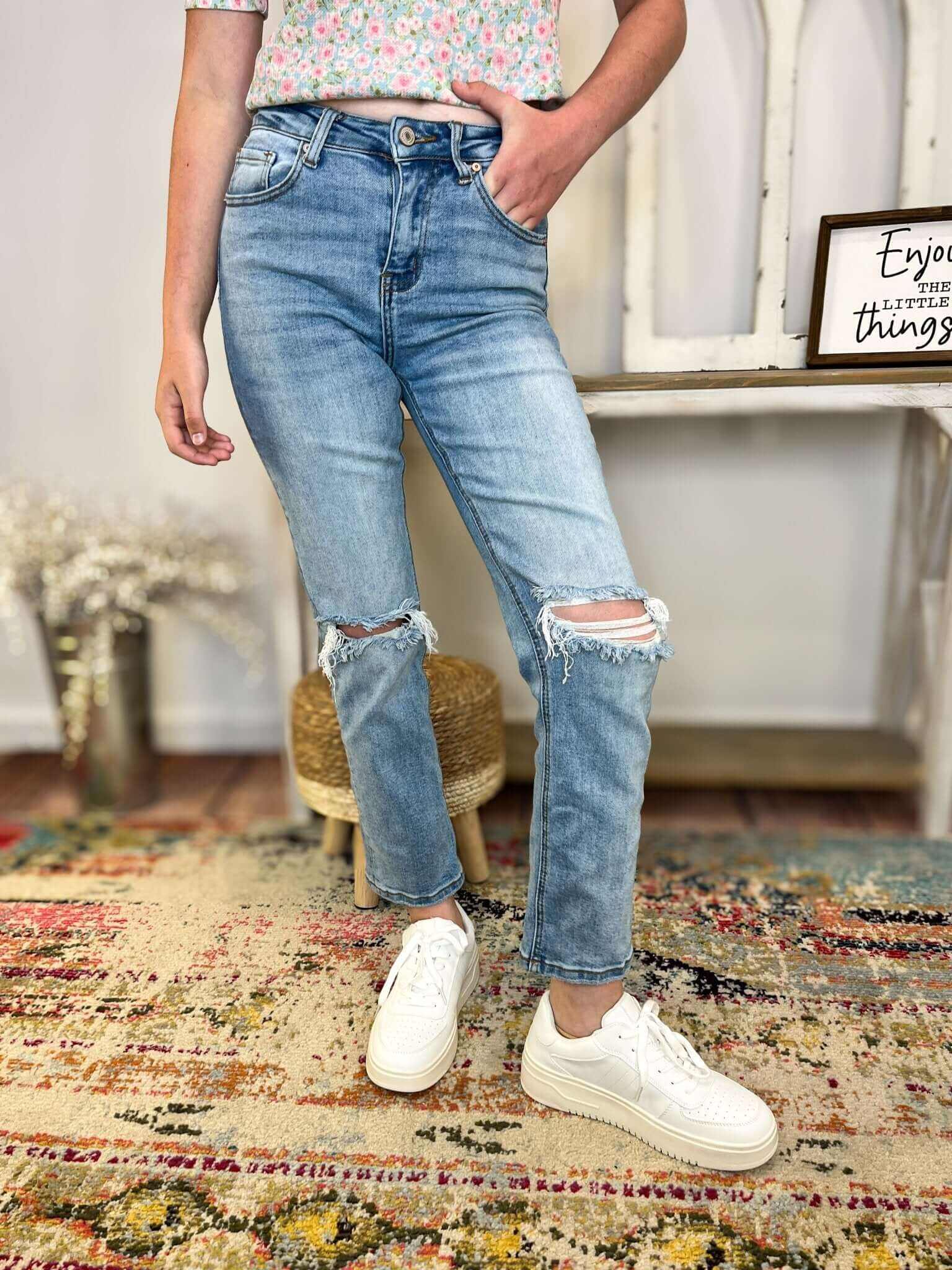 Distressed Straight Crop Jean