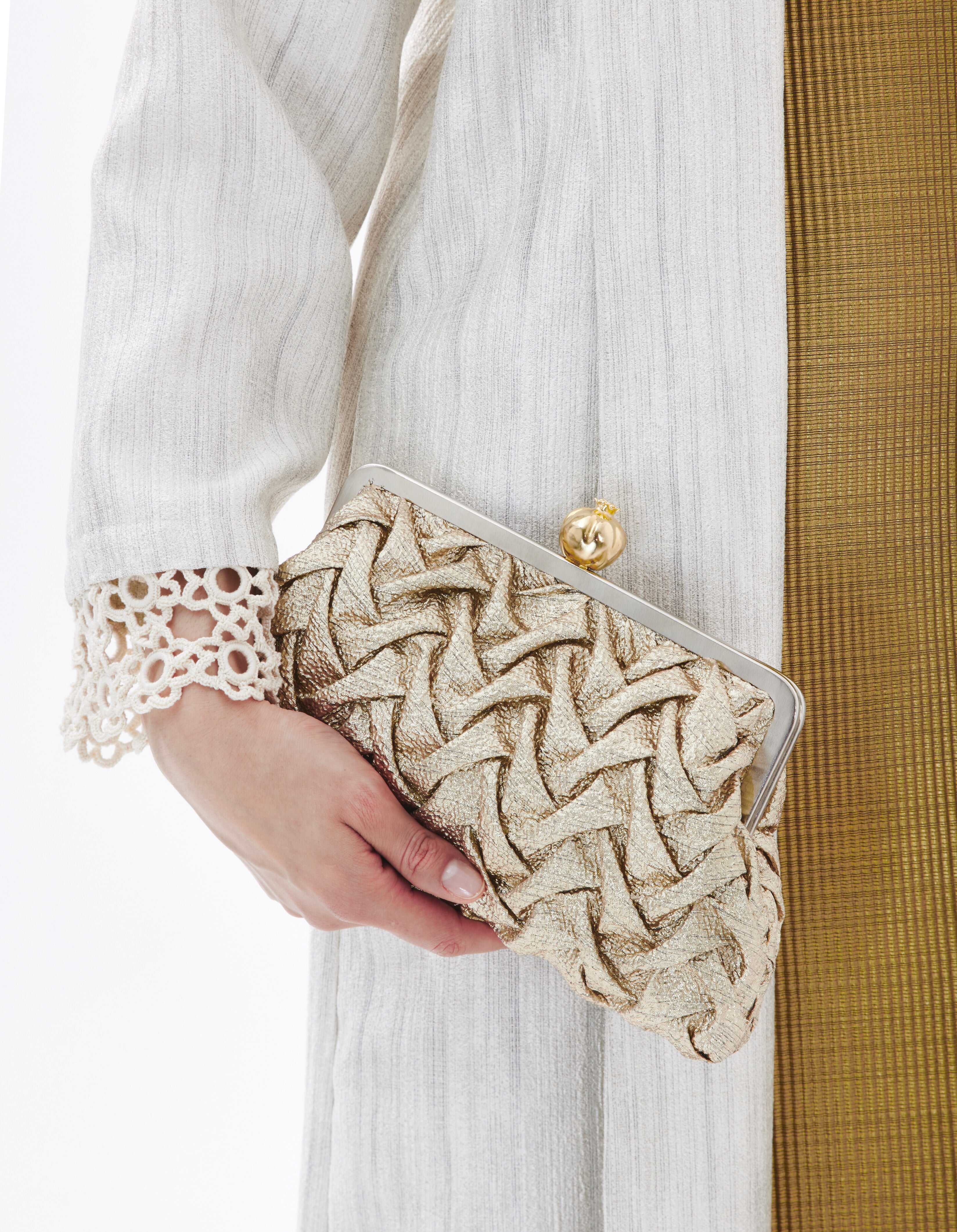 POMEGRENATE ON GOLD SMOCKING CLASSIC BAG