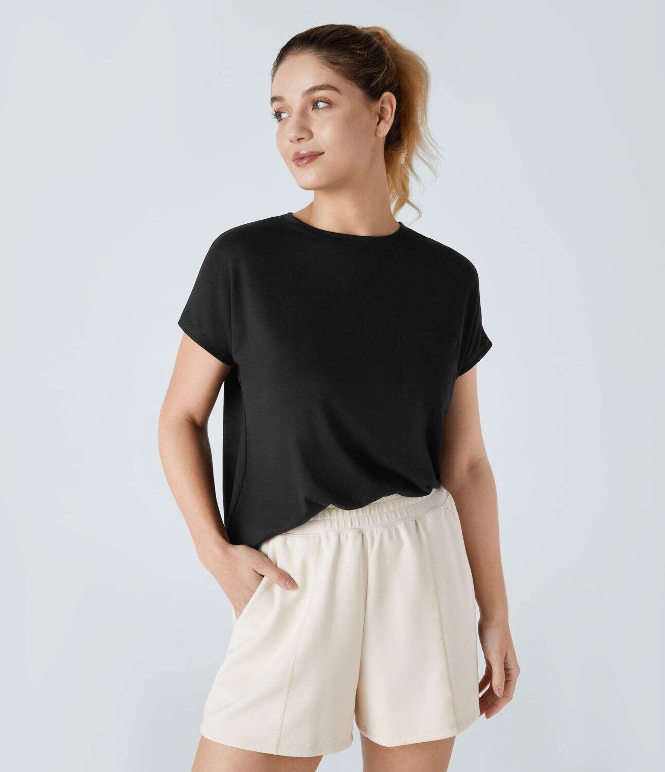 Round Neck Chest Pocket Split Hem Relax Casual T-Shirt