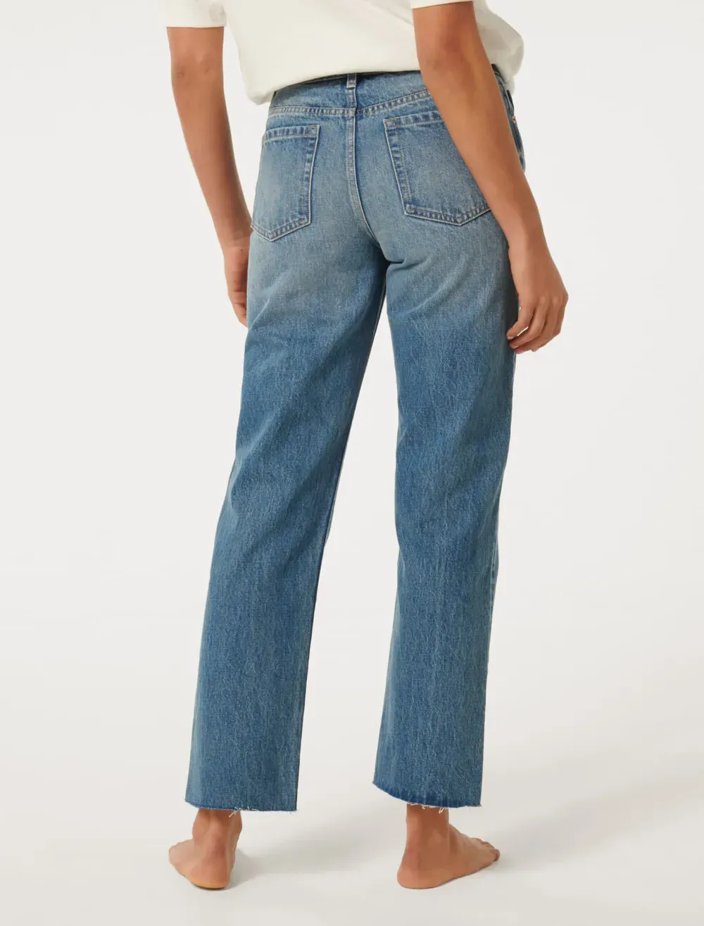 Ankle Straight Jean