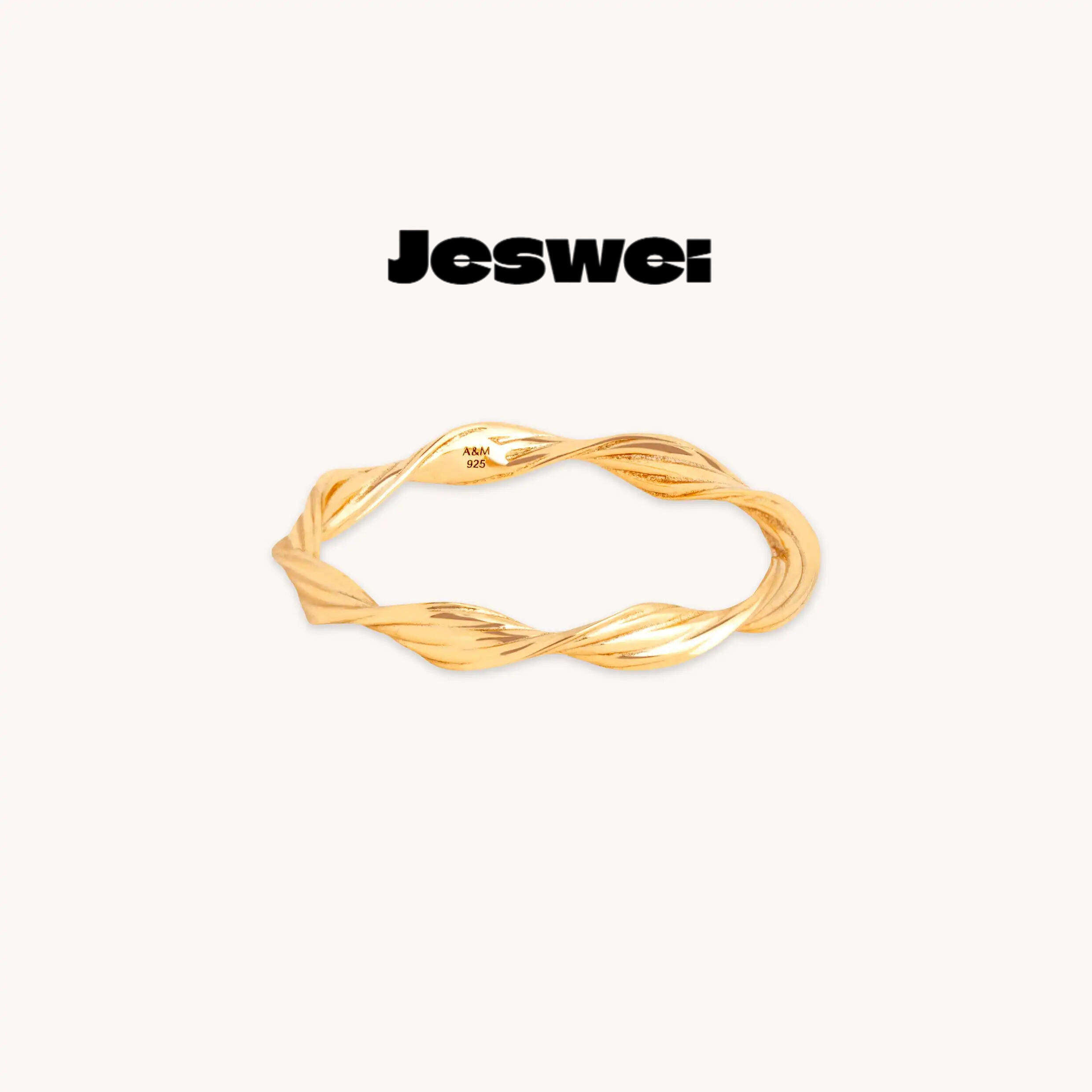 Twist Band Ring in Gold