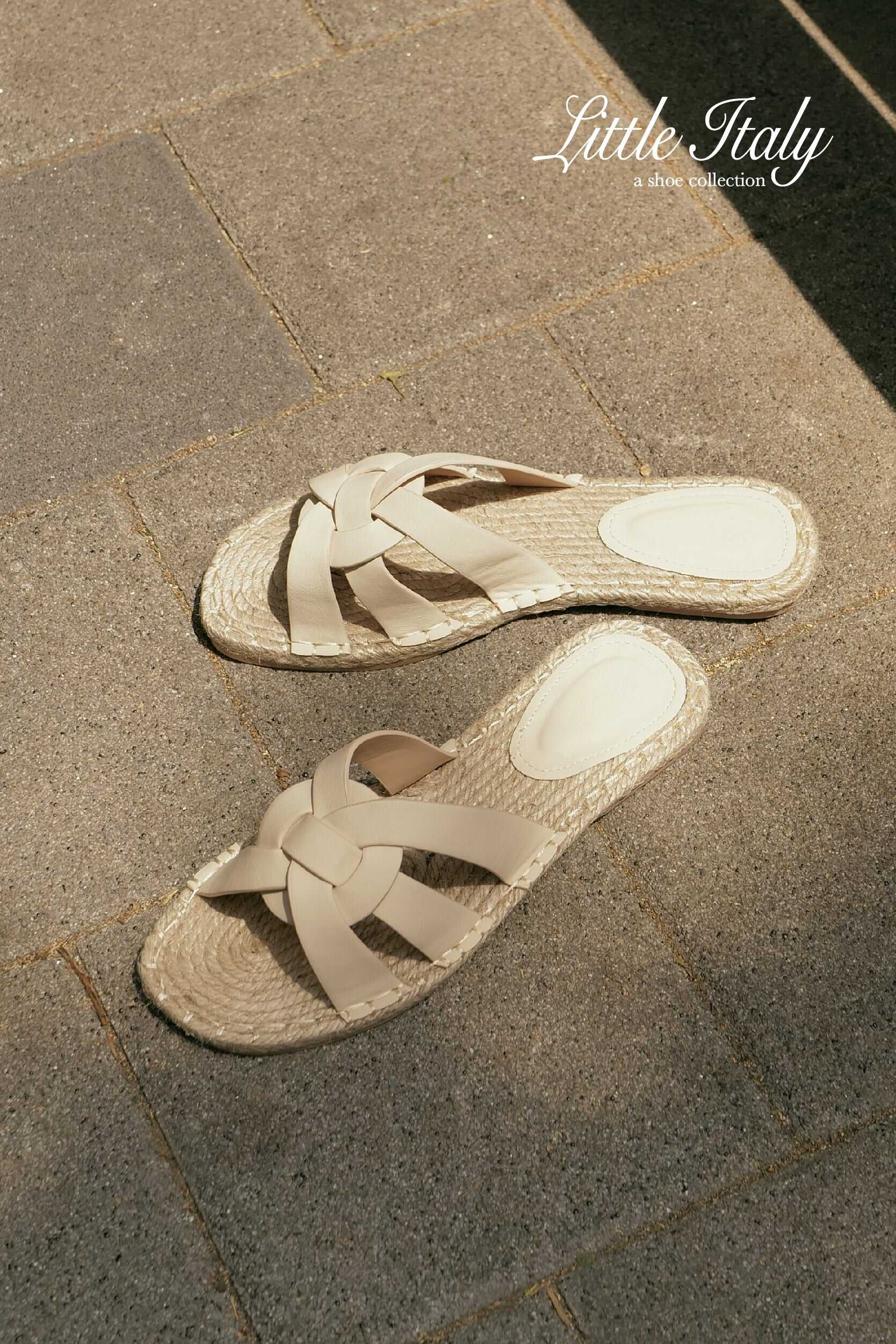 Interlocking Espadrilles Sliders in Cream
