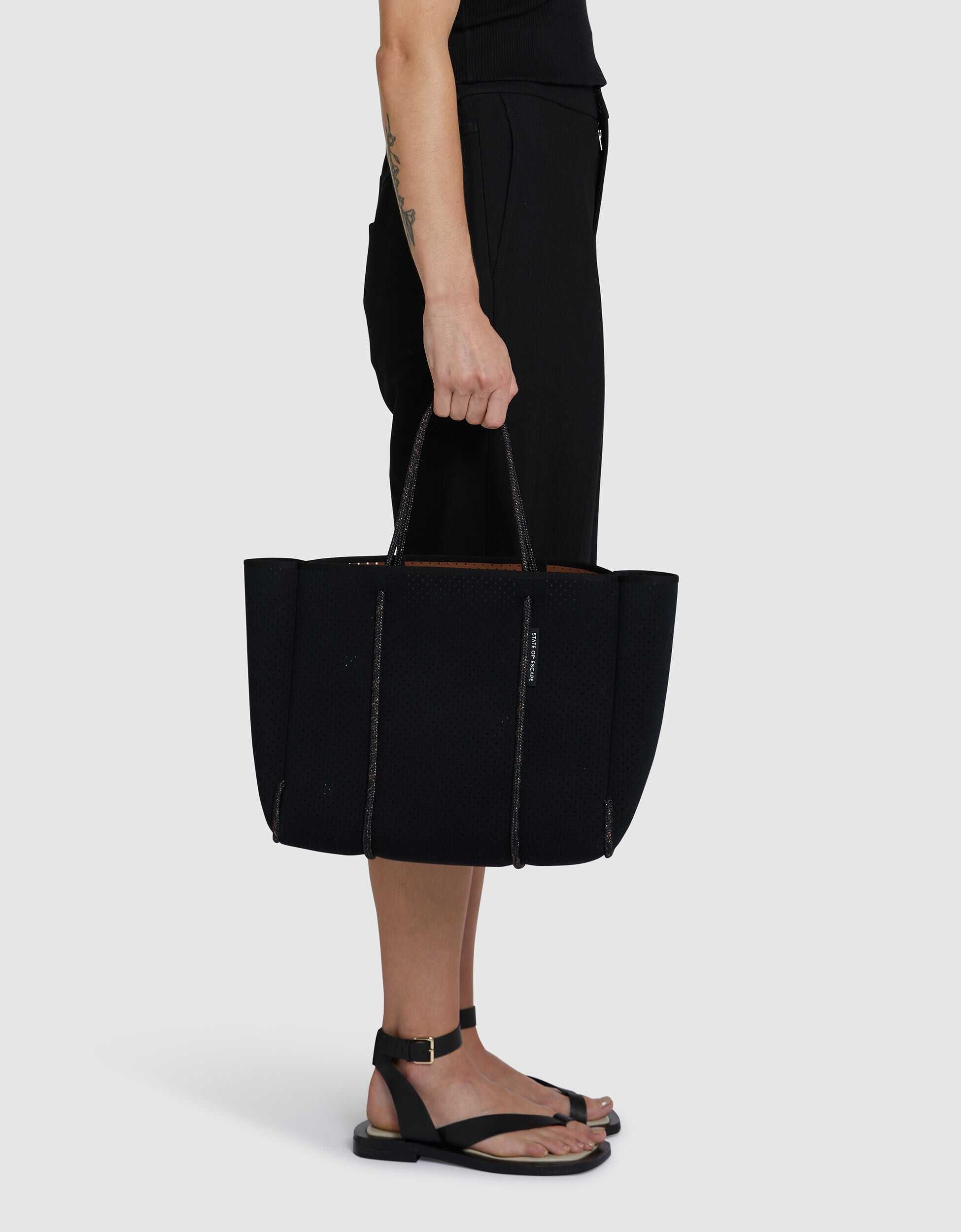 Flying Solo tote in black / saddle (dual tone)