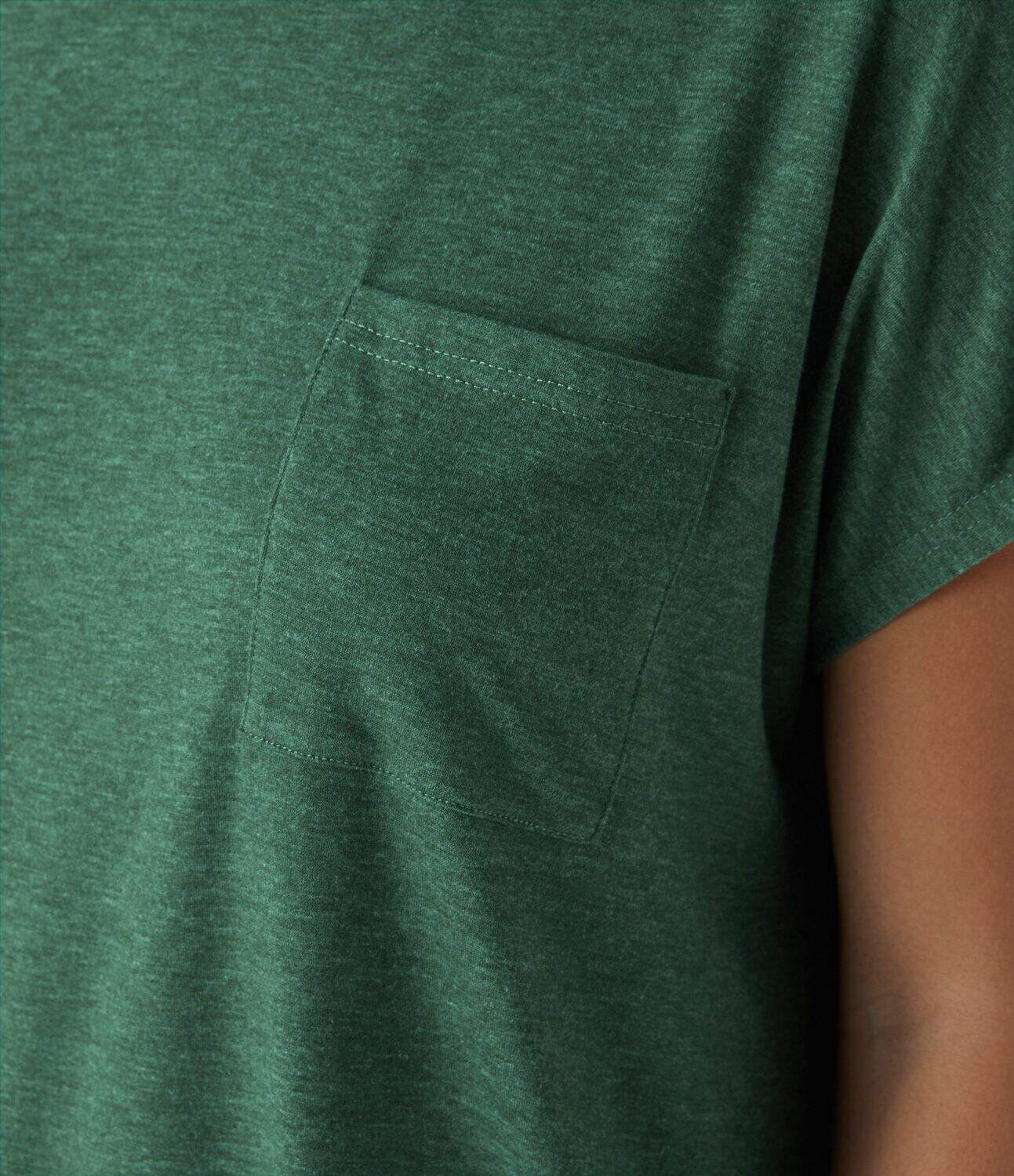 Round Neck Chest Pocket Split Hem Relax Casual T-Shirt