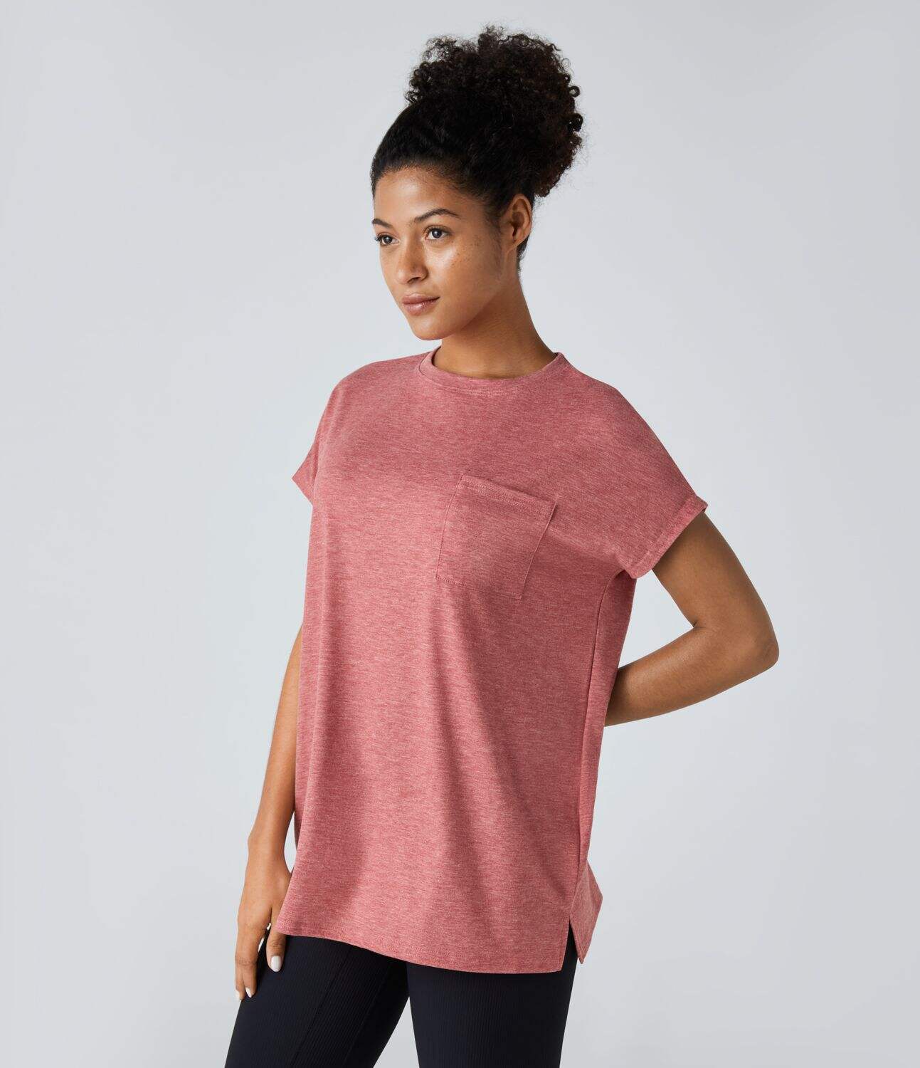 Round Neck Chest Pocket Split Hem Relax Casual T-Shirt