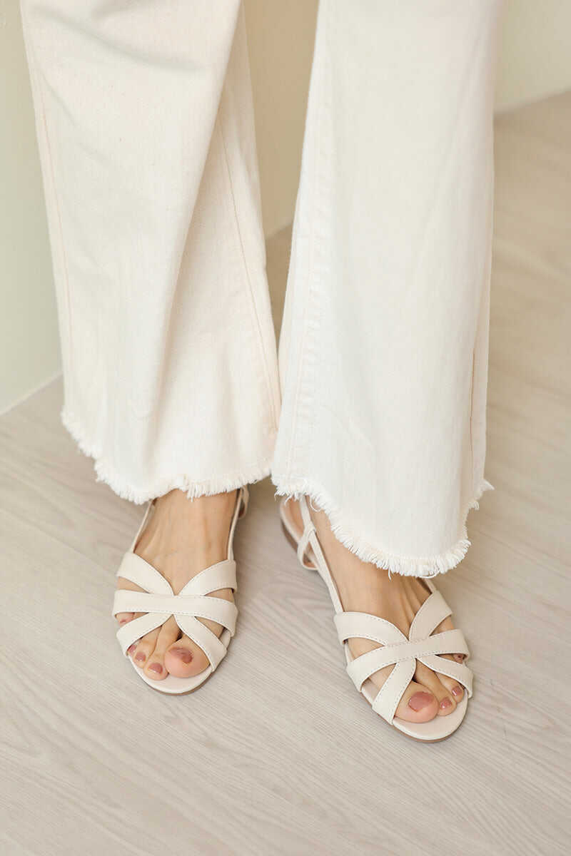 Lovi Interlocking Sandals in Cream