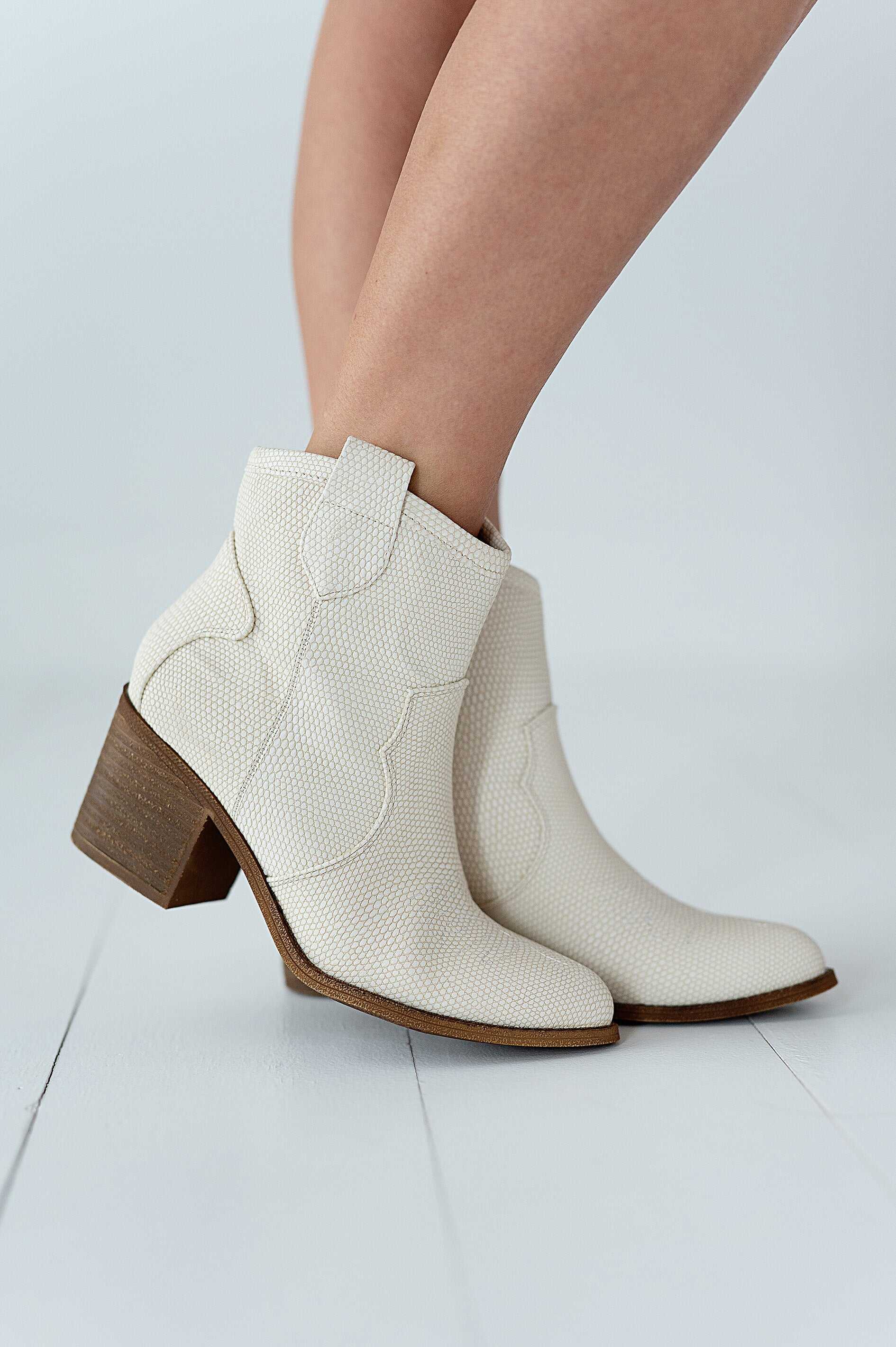 Unite Western Boot in Natural - Size 8 Left