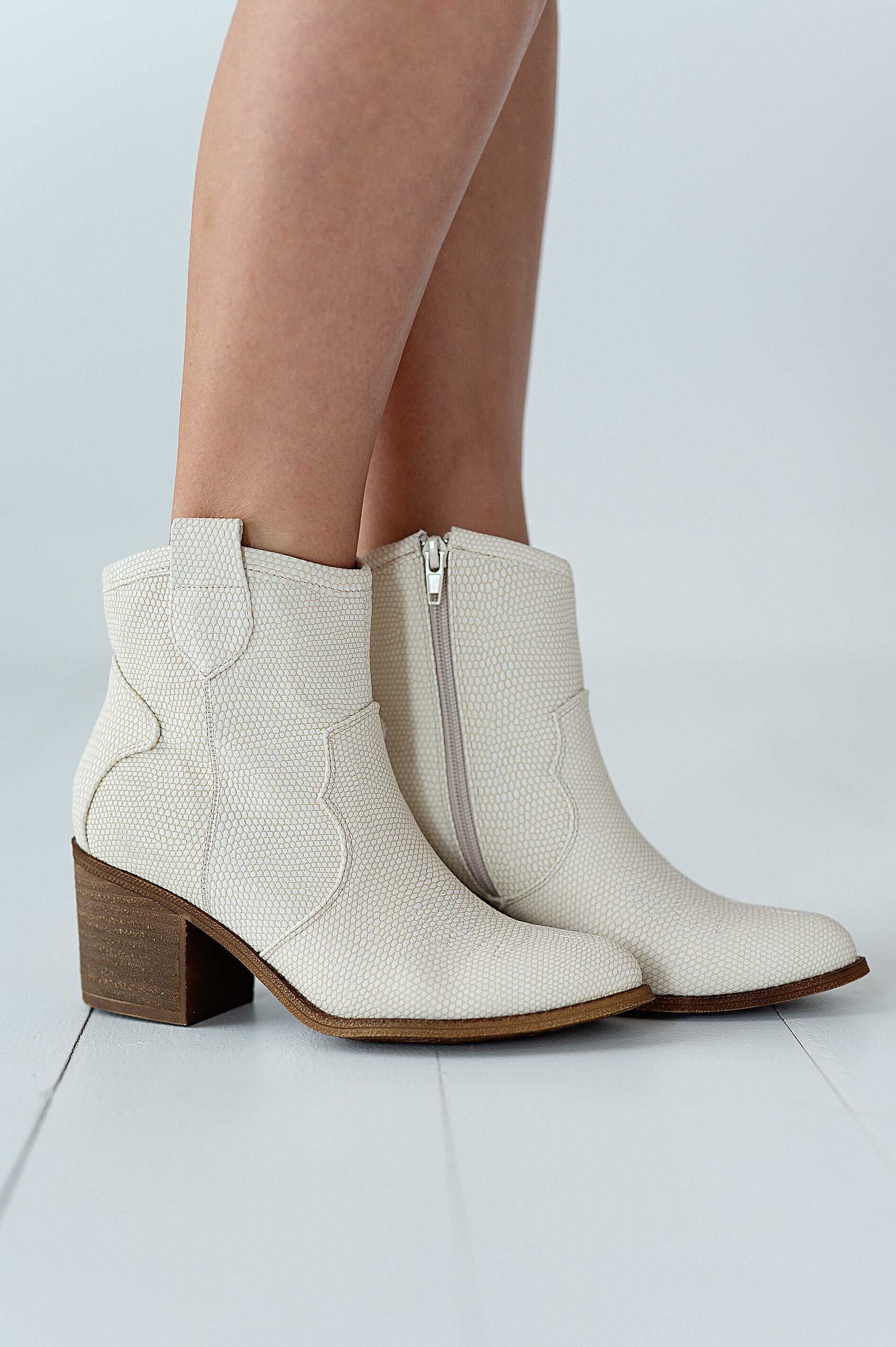 Unite Western Boot in Natural - Size 8 Left