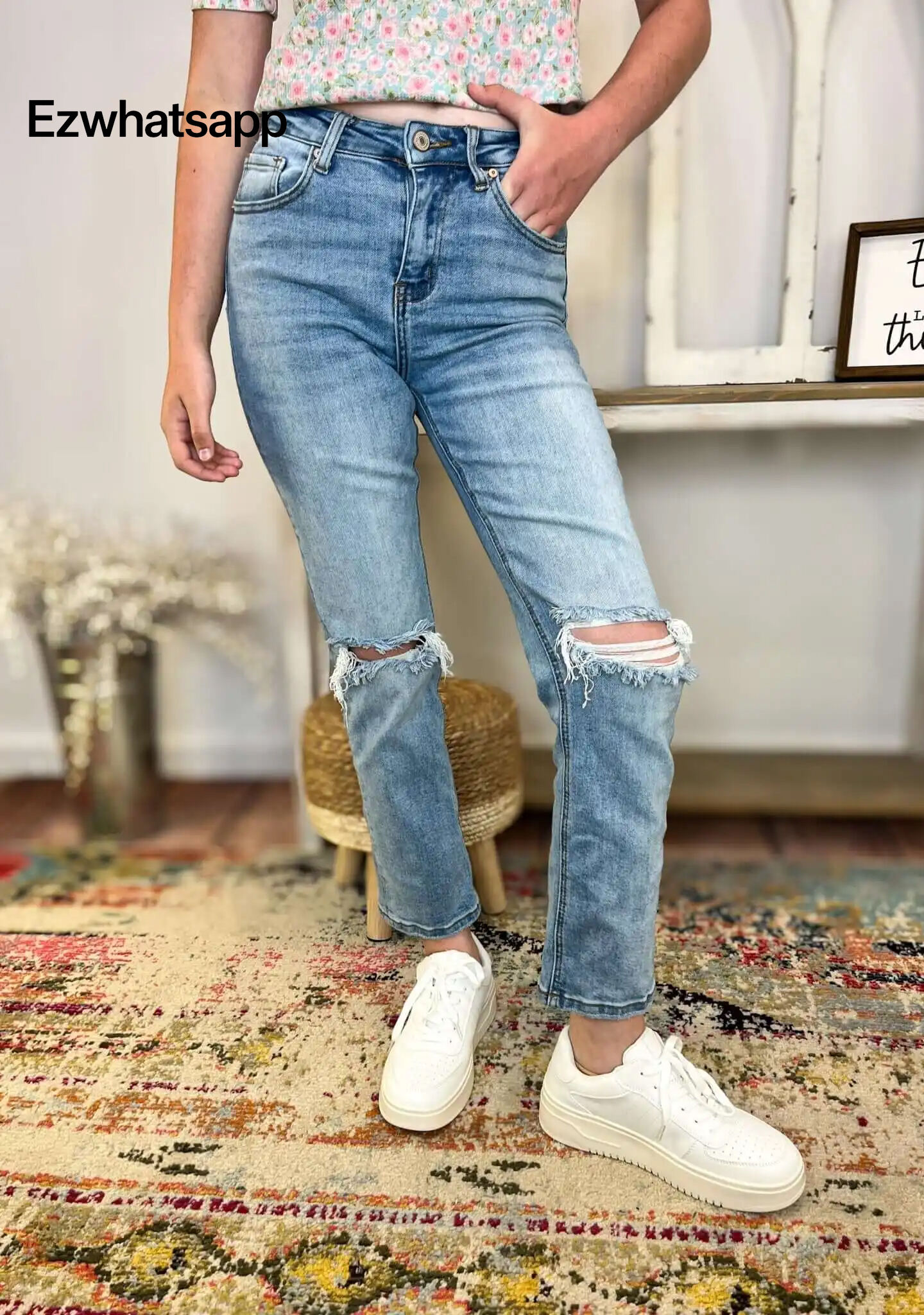 Distressed Straight Crop Jean