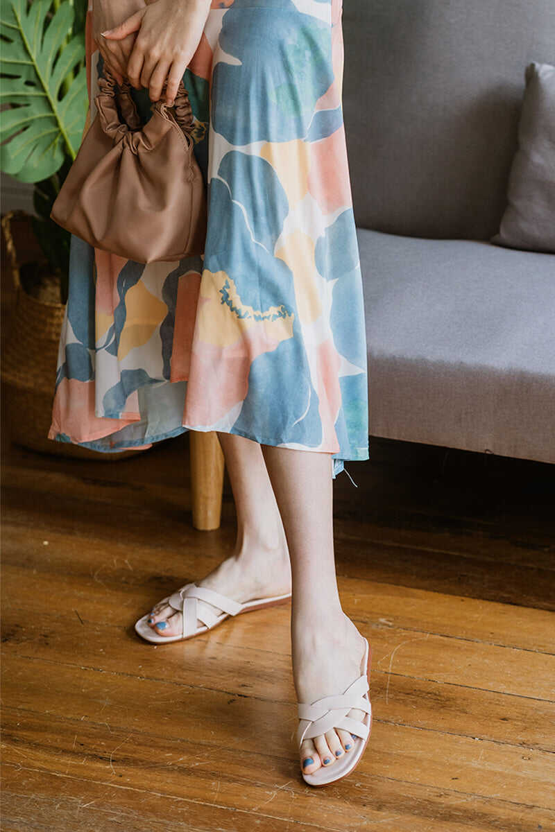 Strappy Sliders in Cream