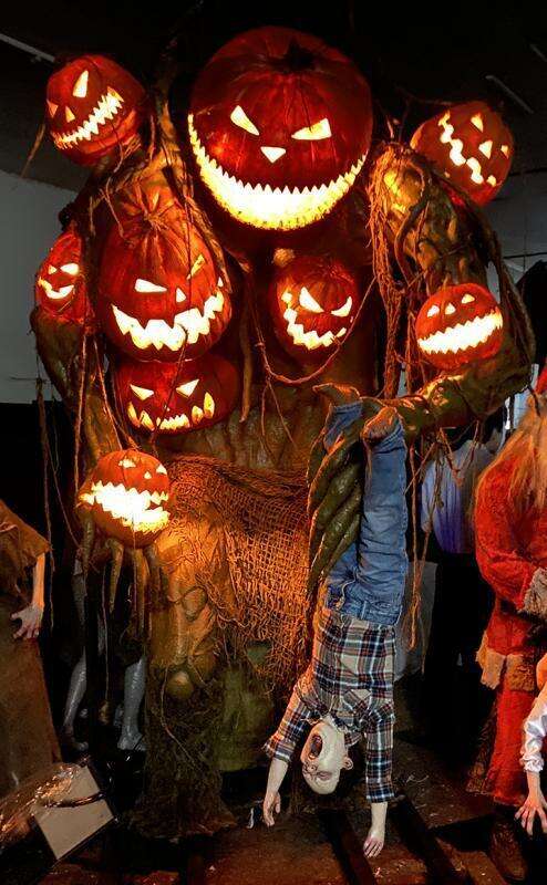 Last Day 55% OFF🔥-Giant Pumpkin Monster and Child