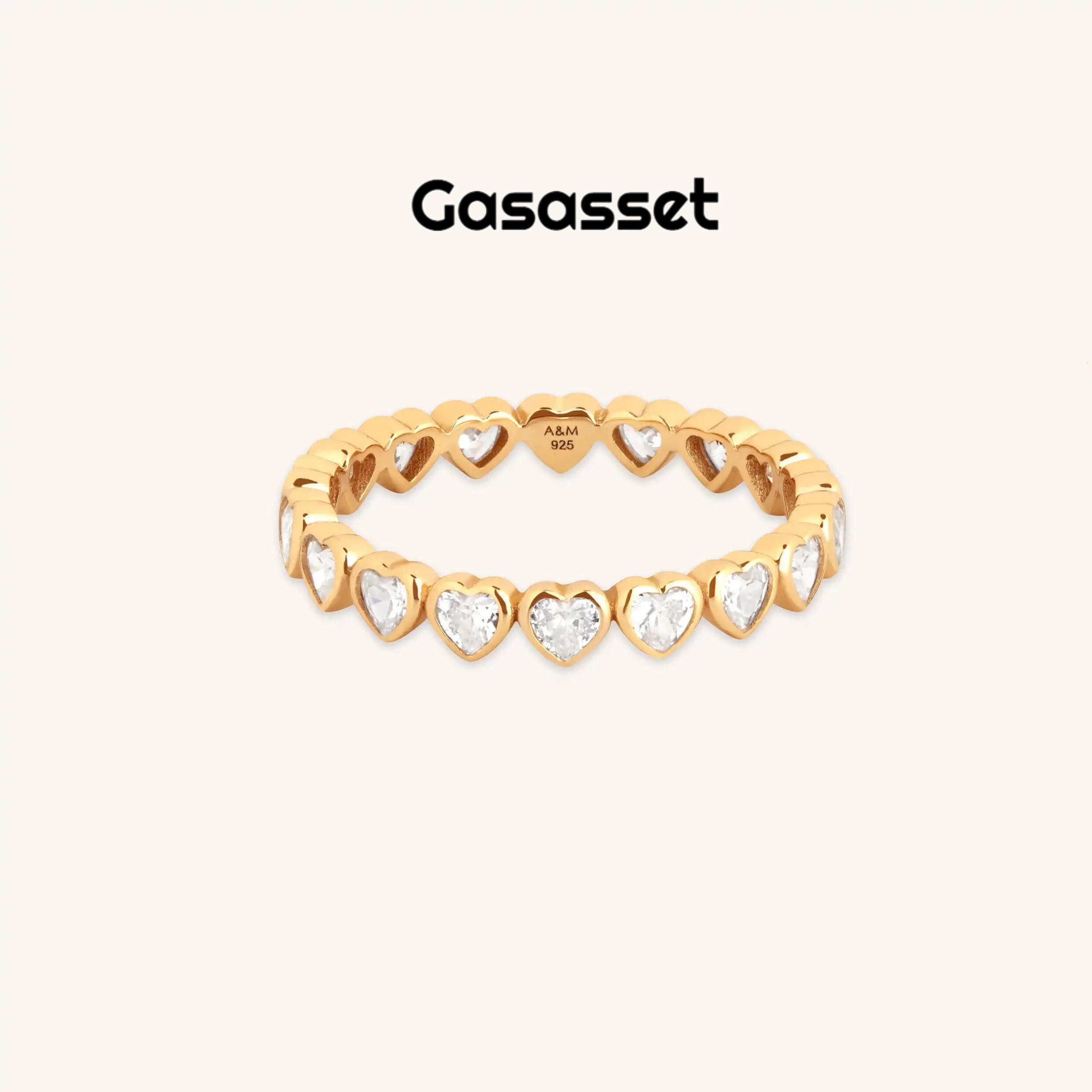 Heart Bezel Band Ring in Gold