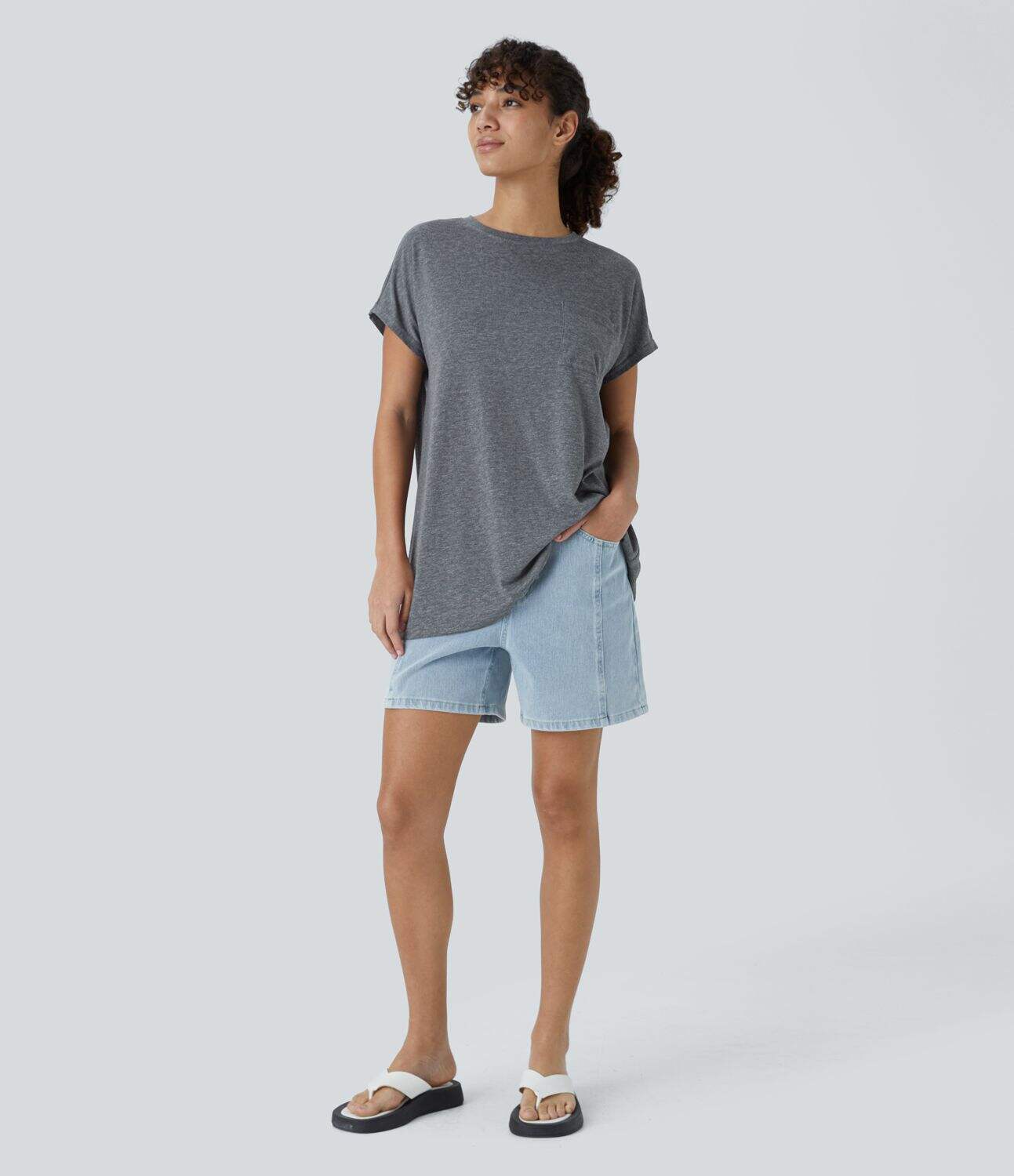 Round Neck Chest Pocket Split Hem Relax Casual T-Shirt